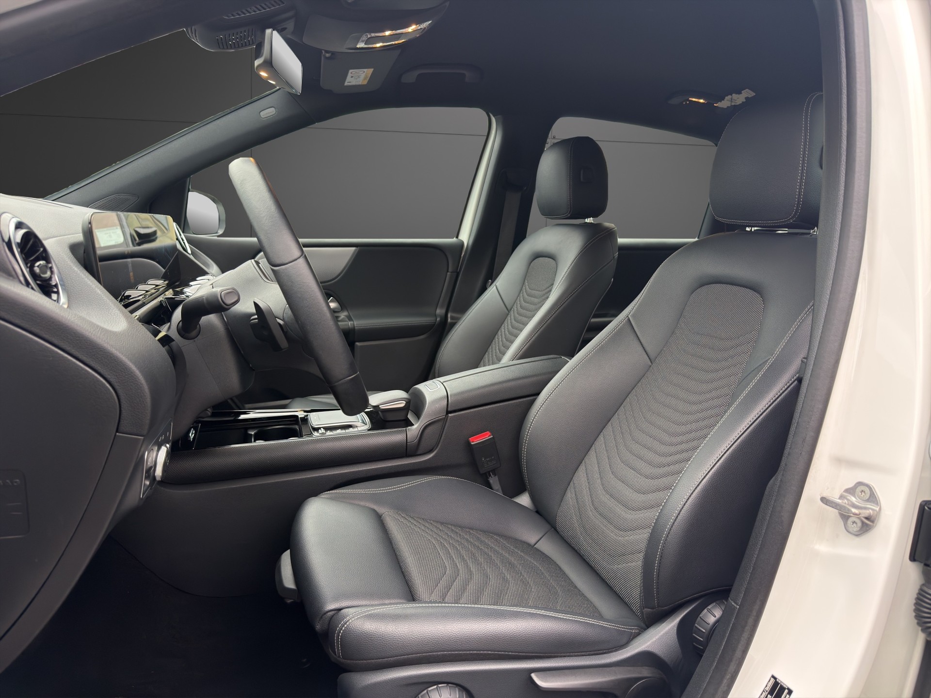 MERCEDES-BENZ B 180 SE Line 7G-DCT-image-19