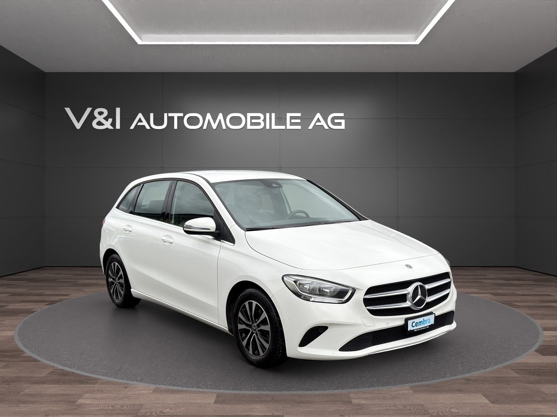 MERCEDES-BENZ B 180 SE Line 7G-DCT-image-1