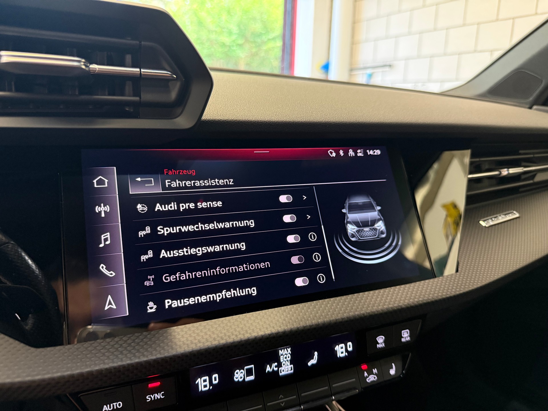 AUDI RS3 Sportback 2.5 TFSI quattro S-Tronic-image-26