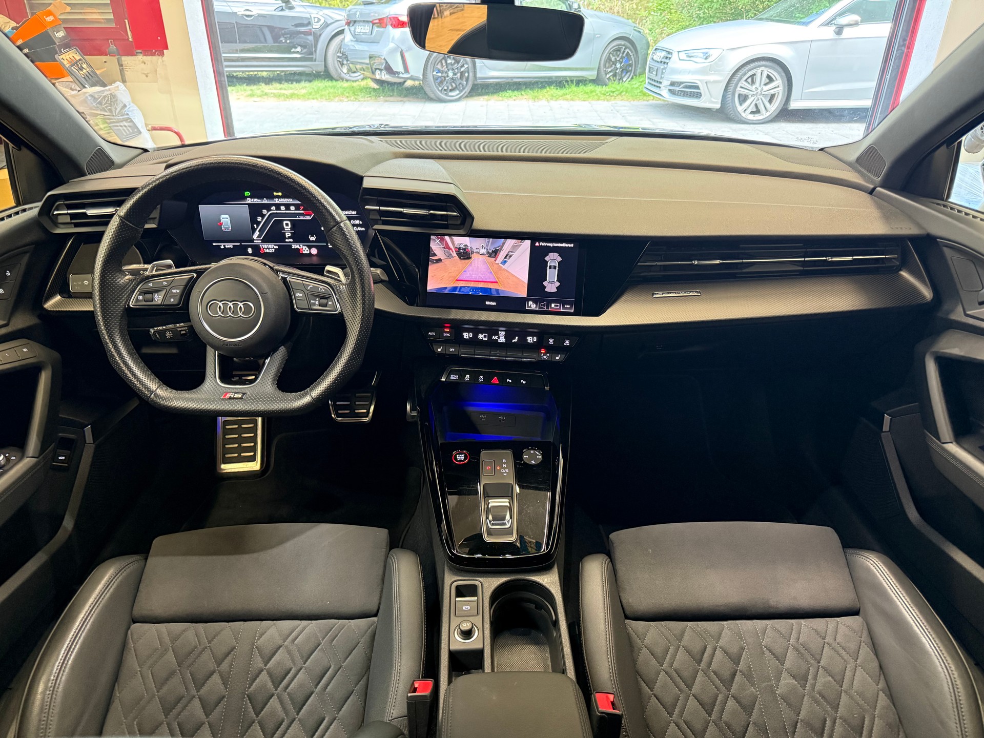 AUDI RS3 Sportback 2.5 TFSI quattro S-Tronic-image-11