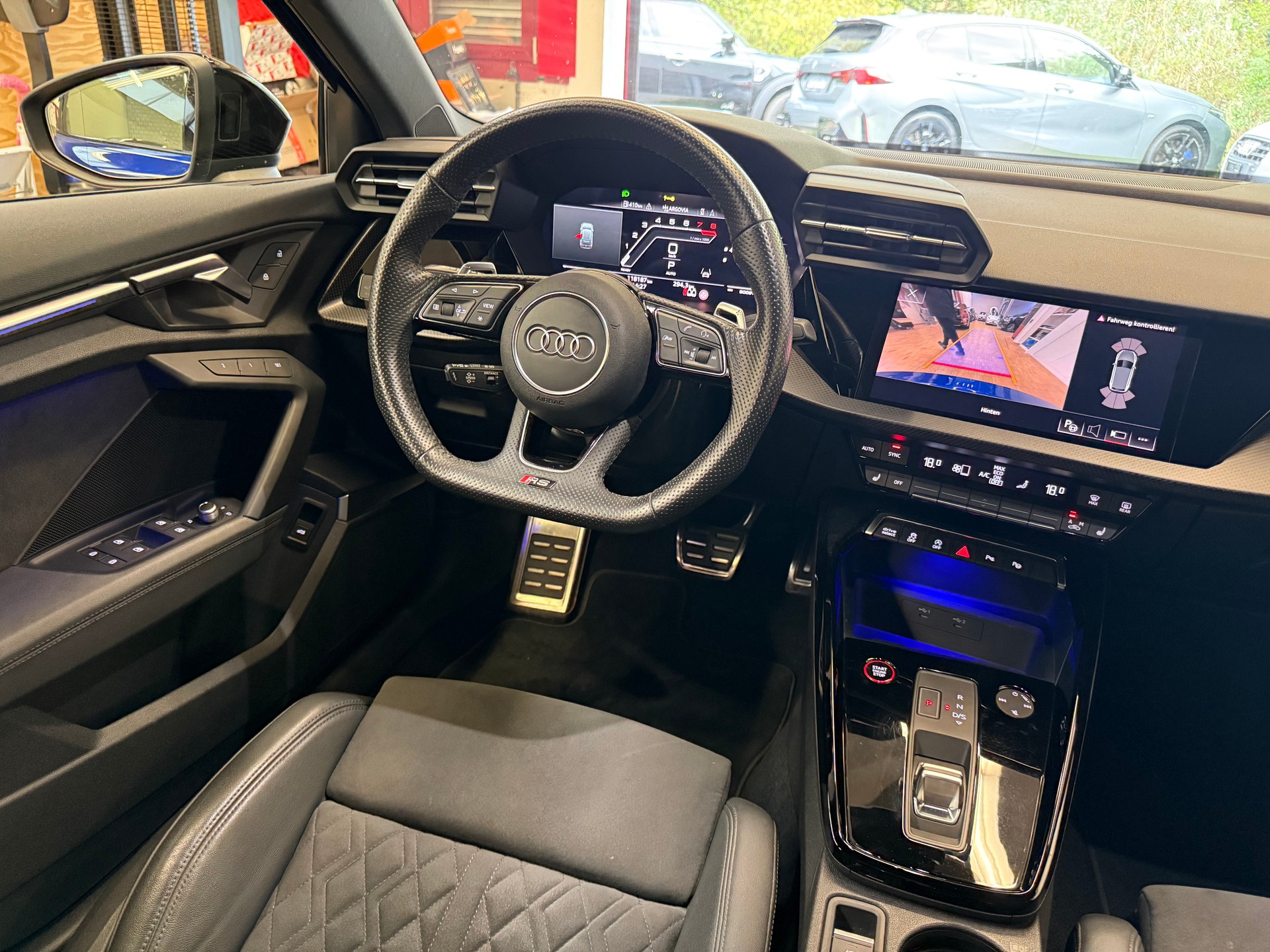 AUDI RS3 Sportback 2.5 TFSI quattro S-Tronic-image-12