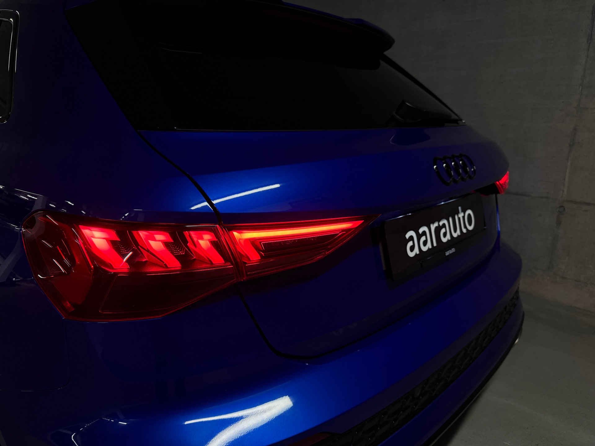 AUDI RS3 Sportback 2.5 TFSI quattro S-Tronic-image-8