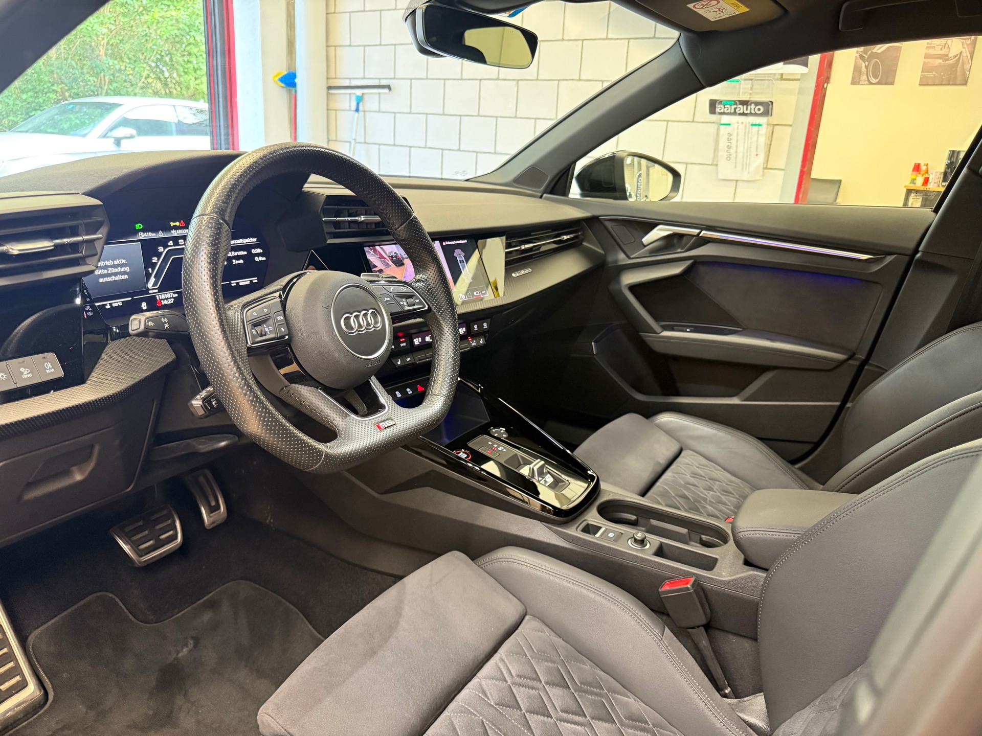 AUDI RS3 Sportback 2.5 TFSI quattro S-Tronic-image-14