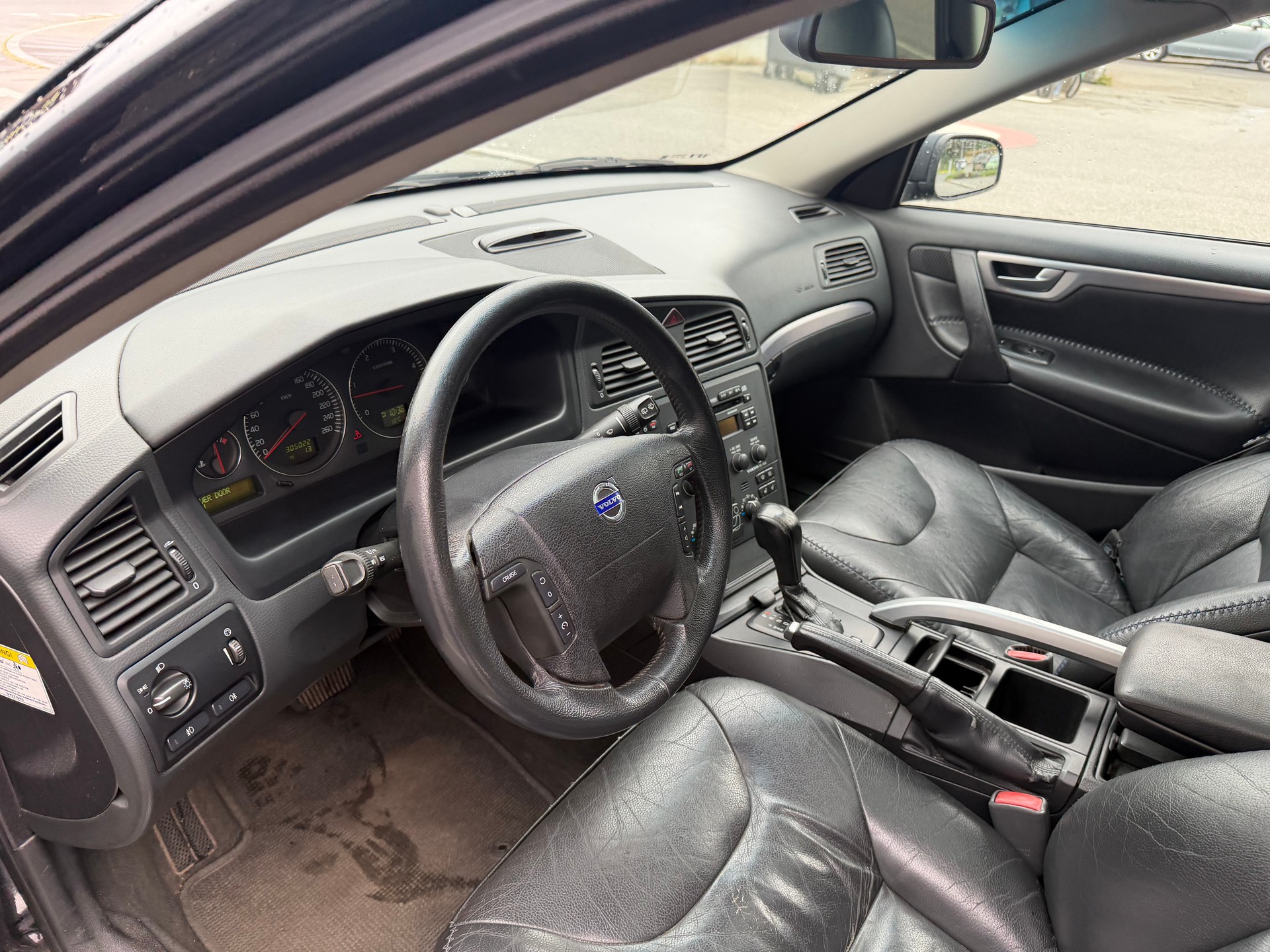 VOLVO XC70 D5 AWD Geartronic-image-14