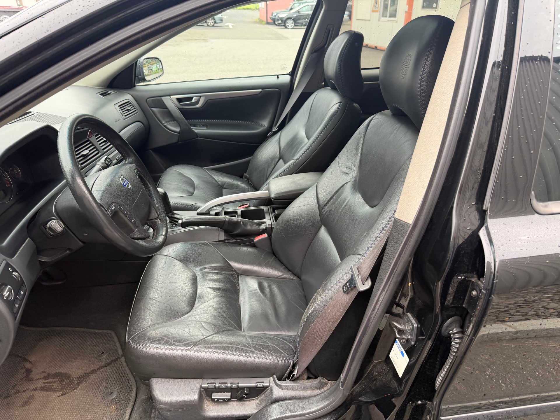 VOLVO XC70 D5 AWD Geartronic-image-12