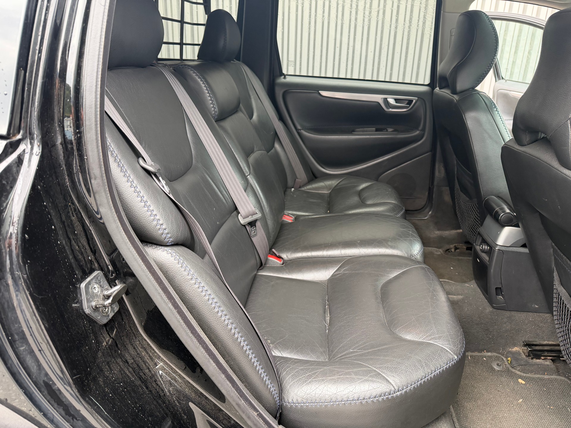 VOLVO XC70 D5 AWD Geartronic-image-22