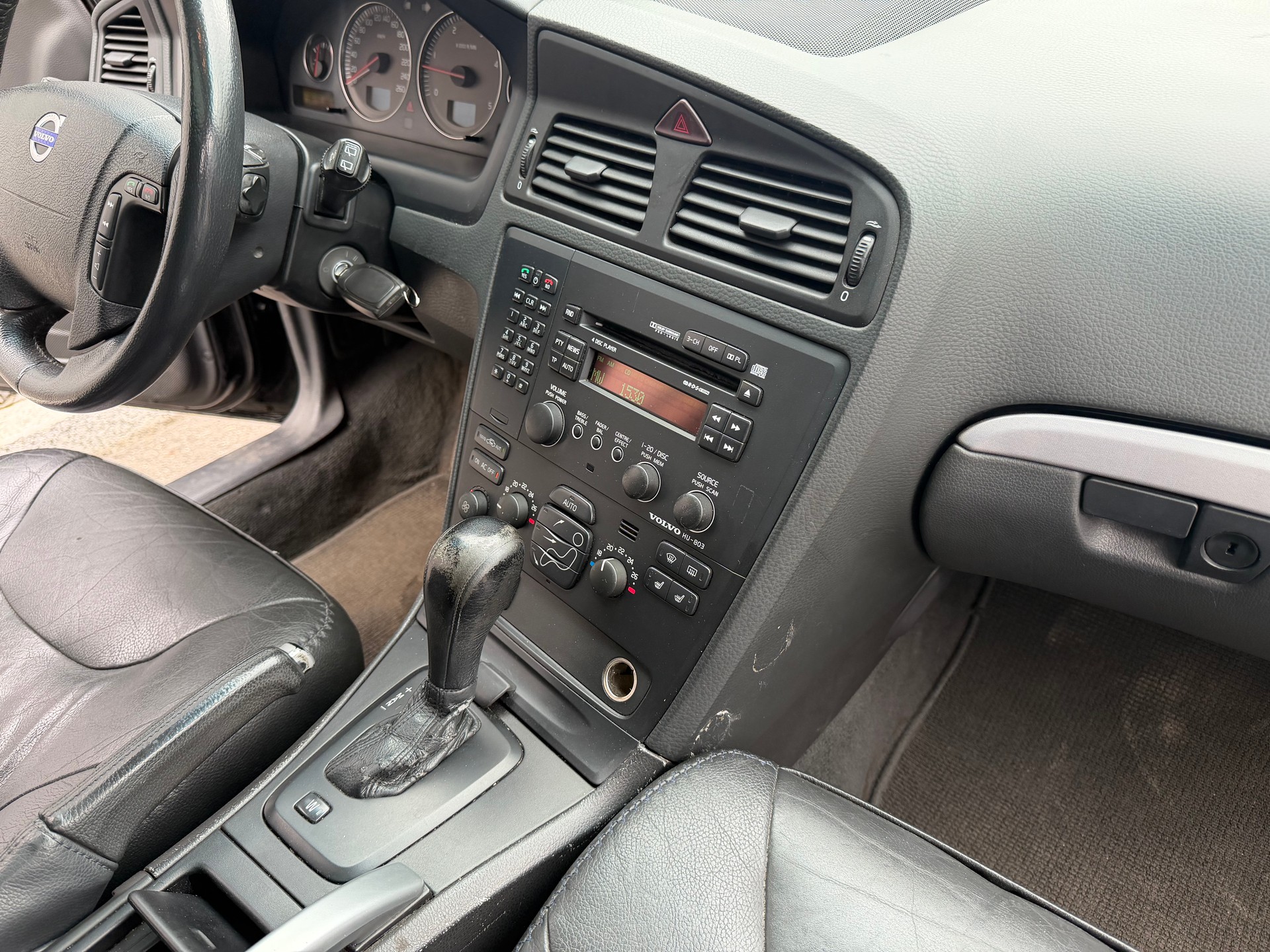 VOLVO XC70 D5 AWD Geartronic-image-19