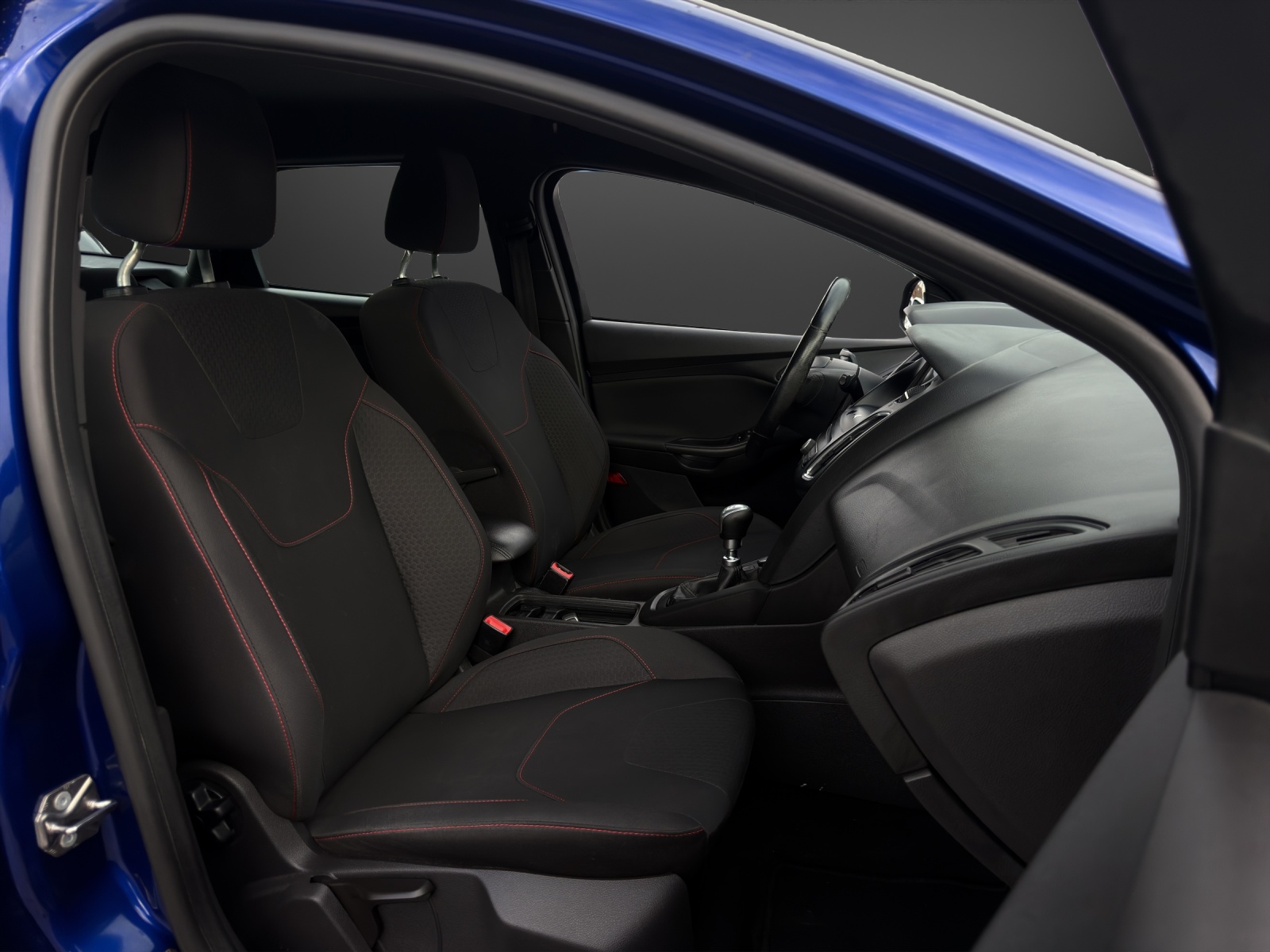 FORD Focus 1.0 SCTi ST Line-image-8