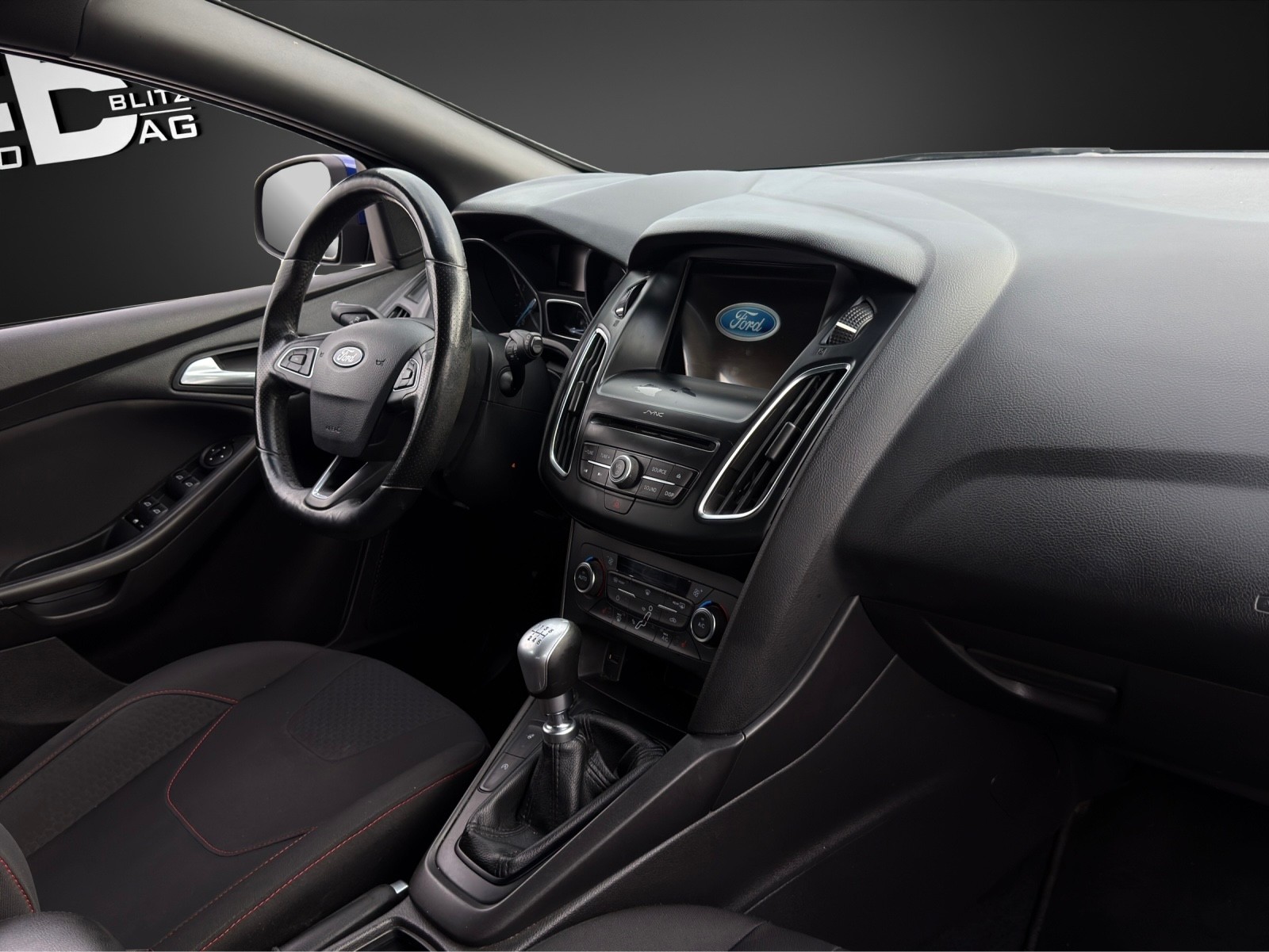 FORD Focus 1.0 SCTi ST Line-image-9