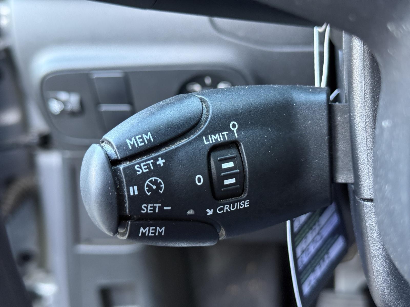 CITROEN Citroën C3 1.2 PureTech Swiss Edition-image-12