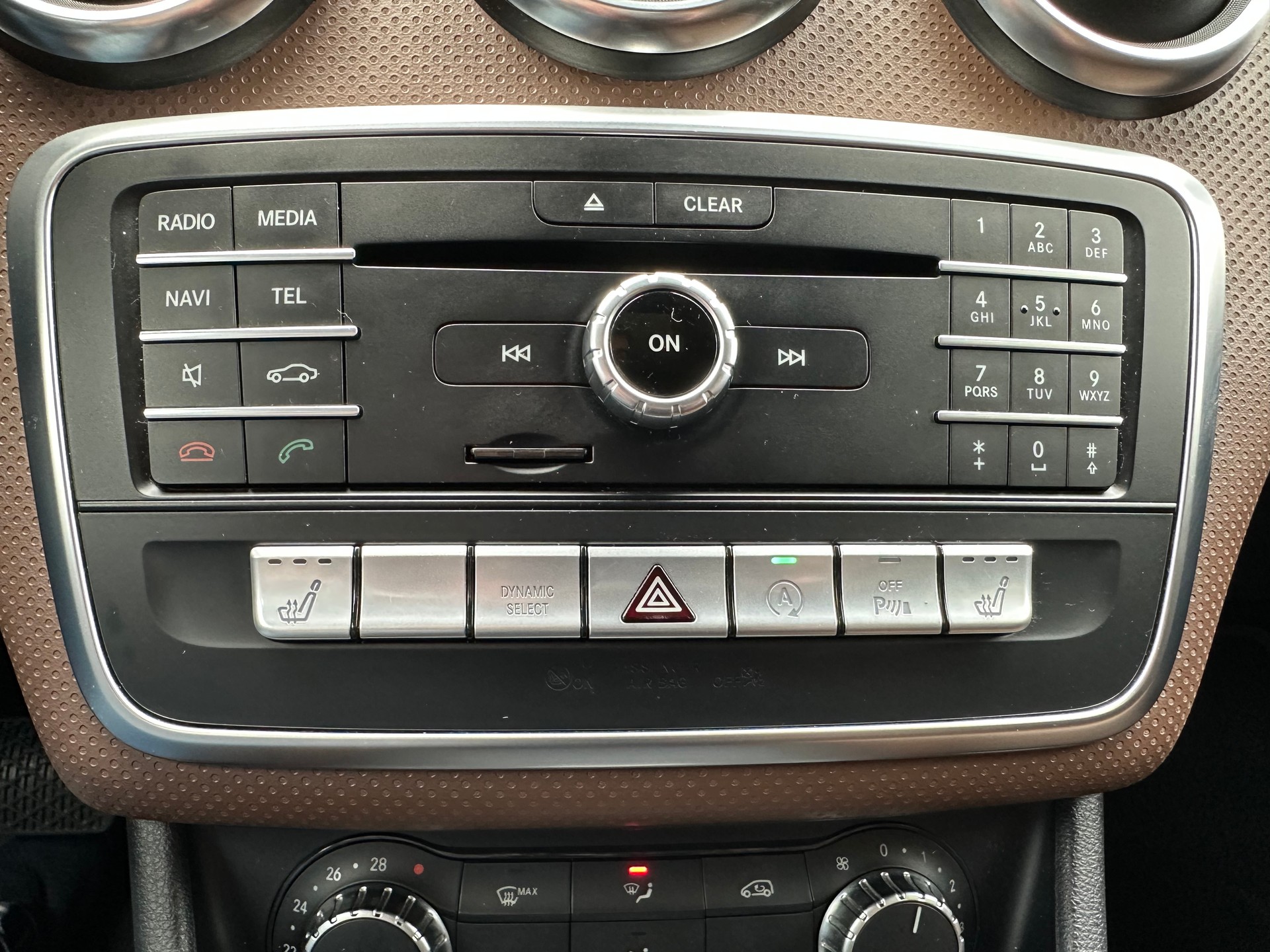 MERCEDES-BENZ A 200 Night Star 7G-DCT-image-25