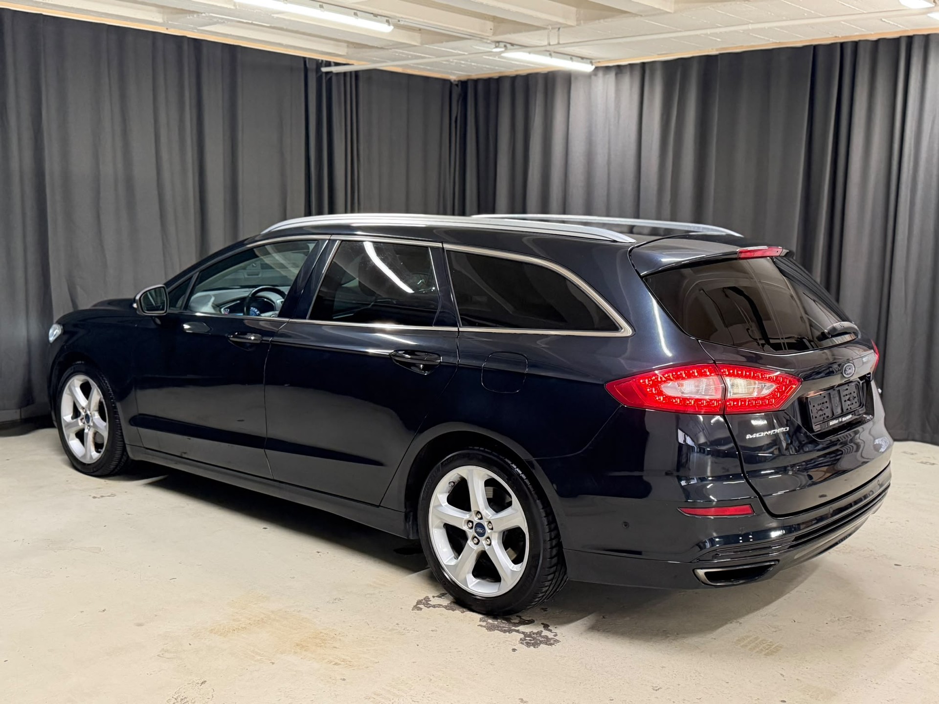 FORD Mondeo 2.0 EcoBoost SCTi Titanium Automatic-image-4
