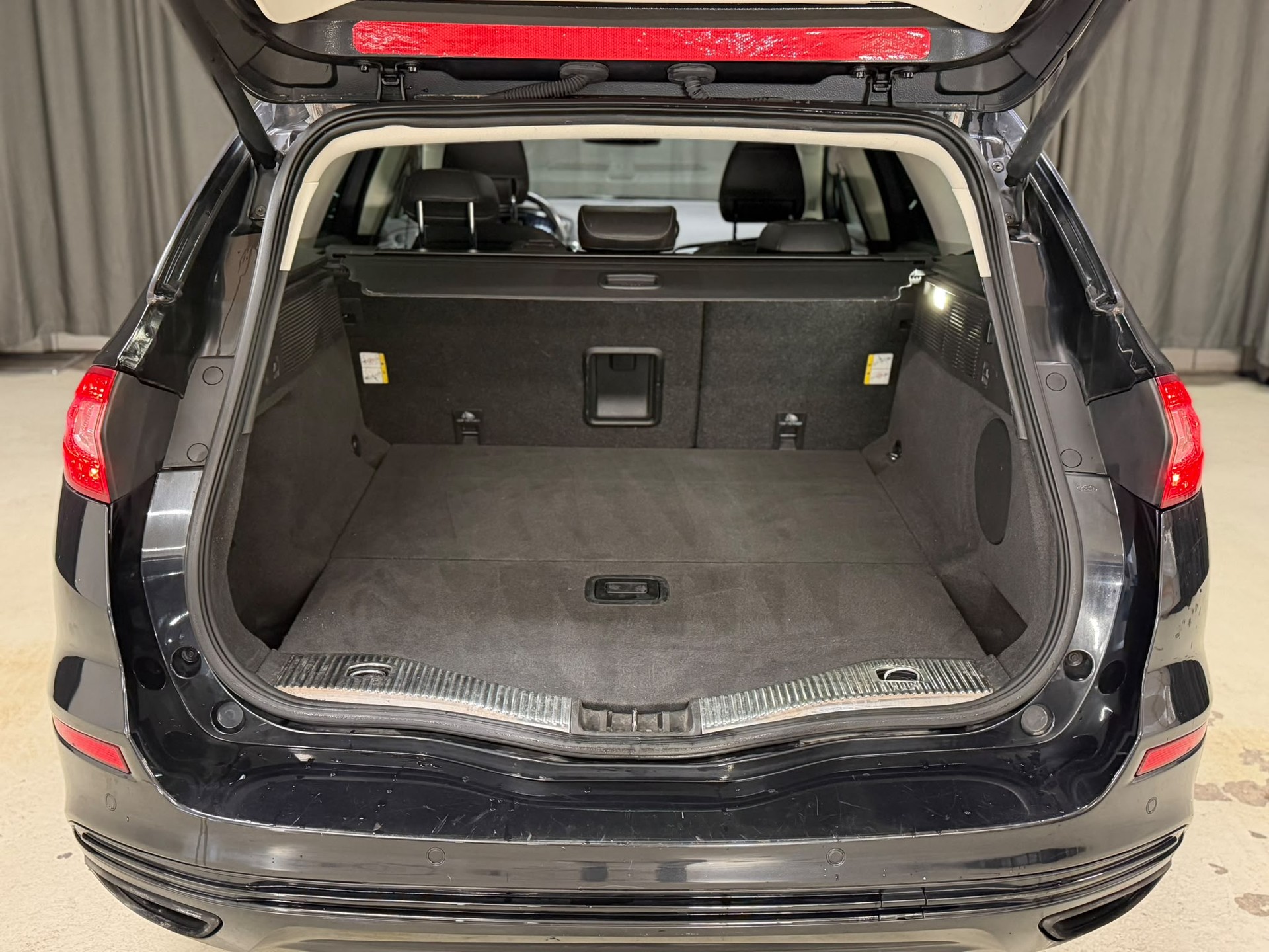 FORD Mondeo 2.0 EcoBoost SCTi Titanium Automatic-image-8