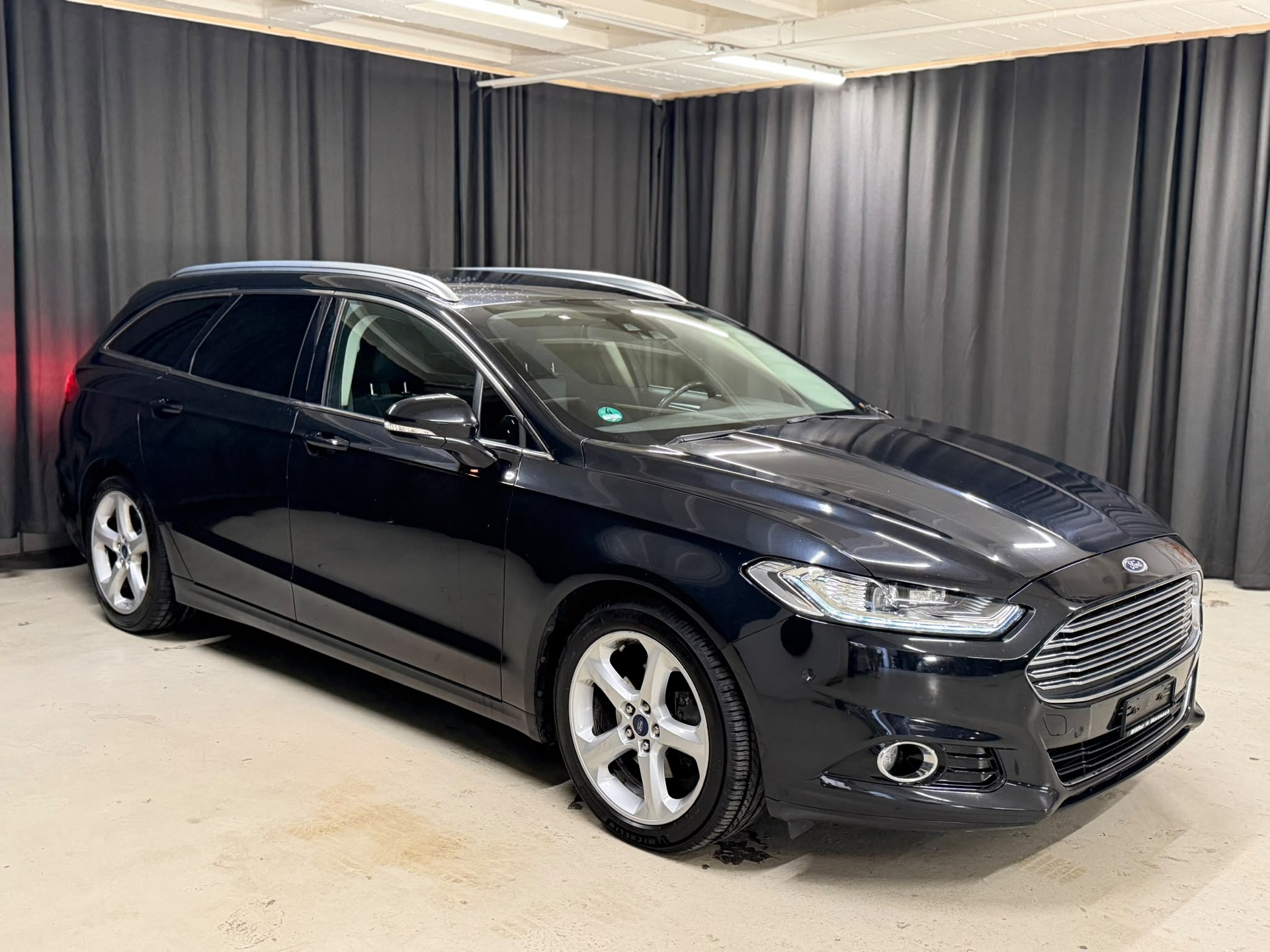 FORD Mondeo 2.0 EcoBoost SCTi Titanium Automatic-image-1