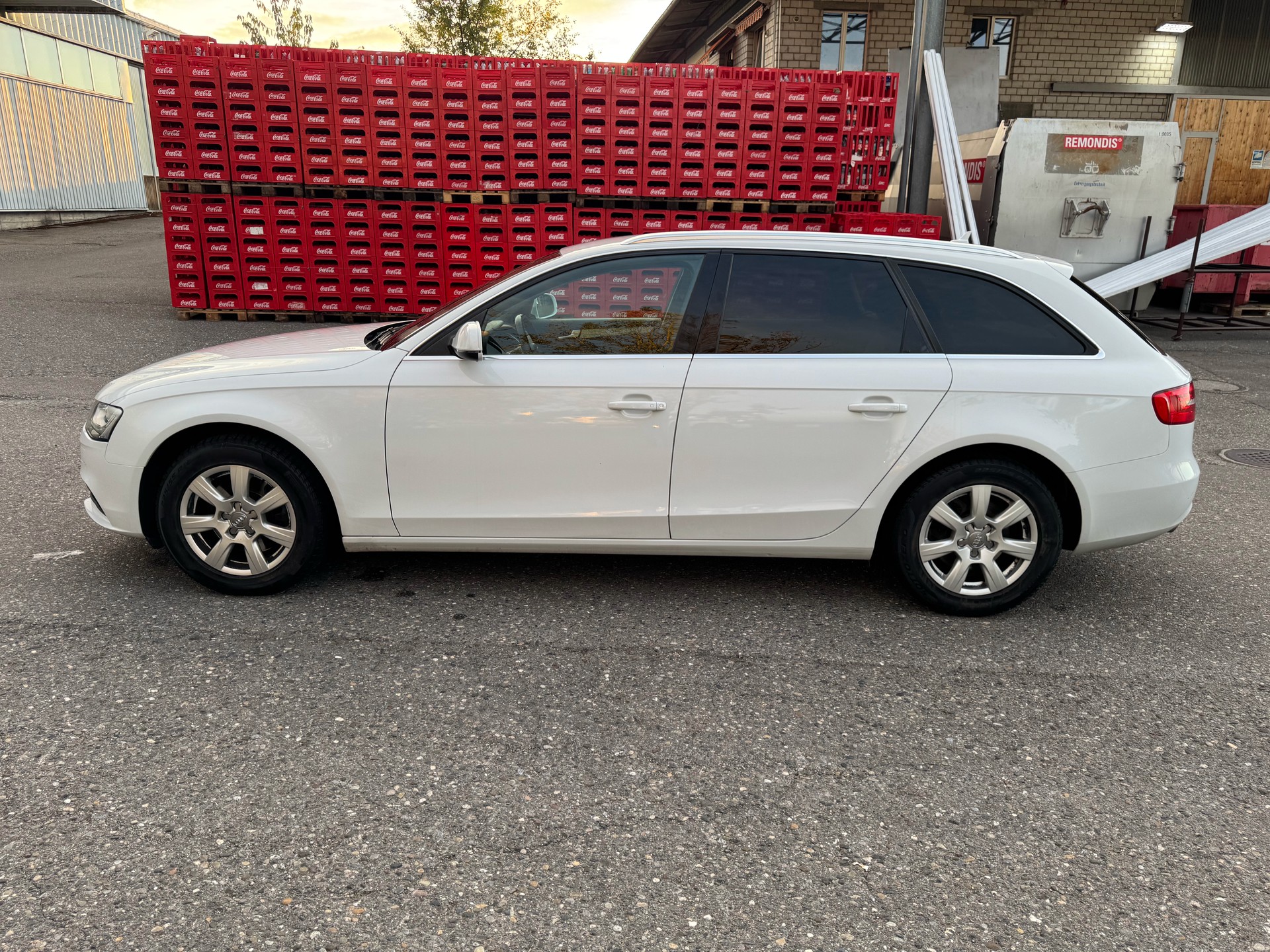 AUDI A4 Avant 2.0 TDI Attraction multitronic-image-7