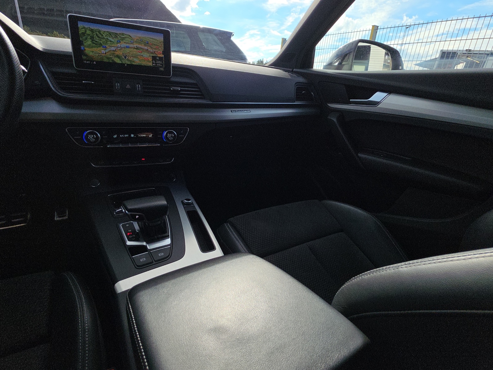 AUDI Q5 2.0 TDI sport quattro S-tronic-image-12