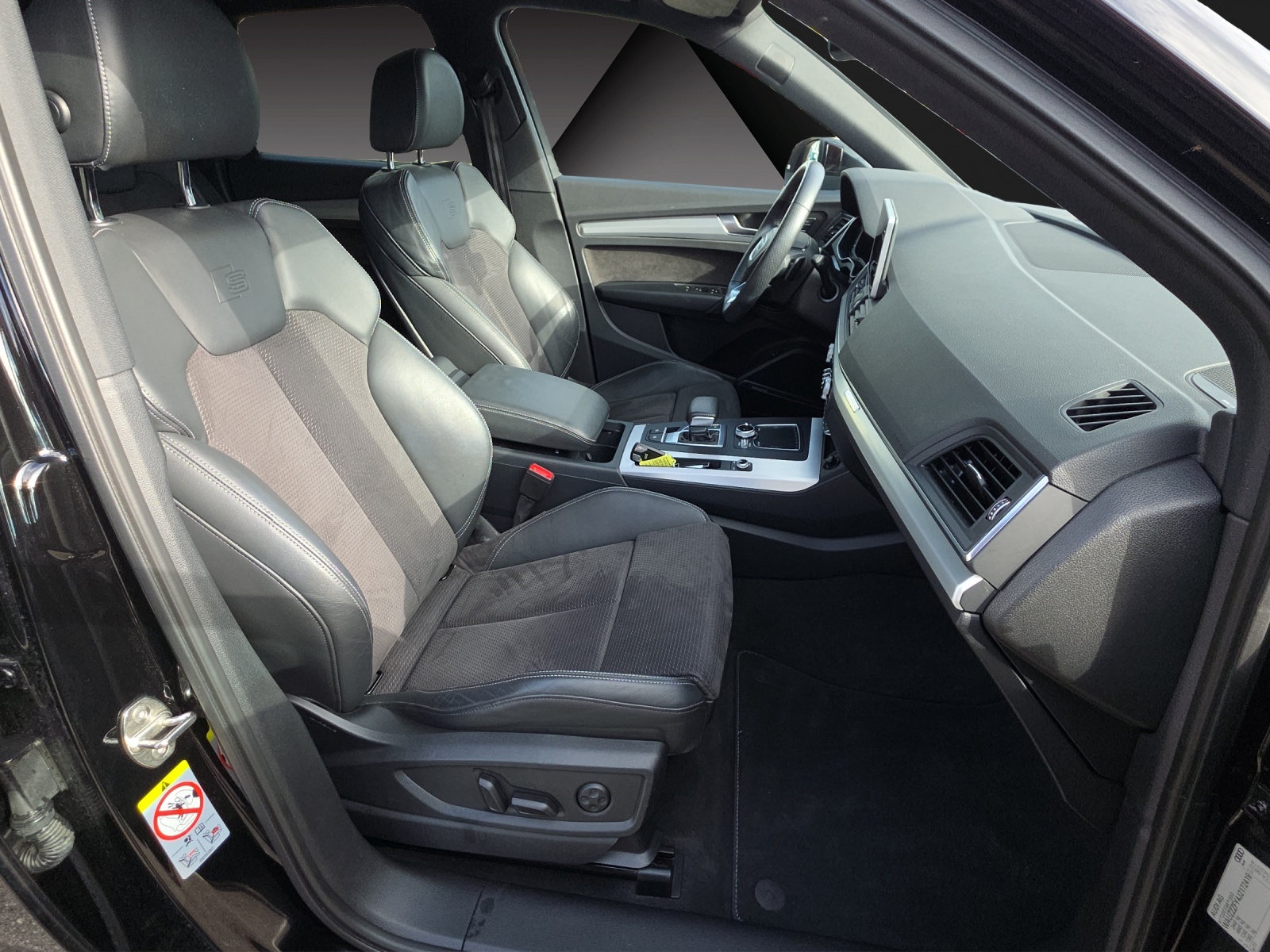 AUDI Q5 2.0 TDI sport quattro S-tronic-image-16