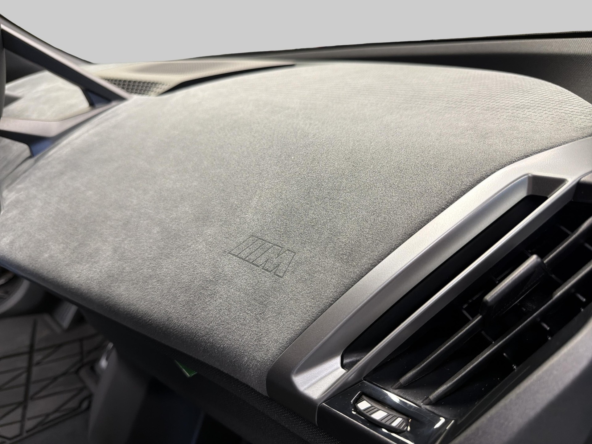 BMW iX xDrive60 M Sport Pro-image-21