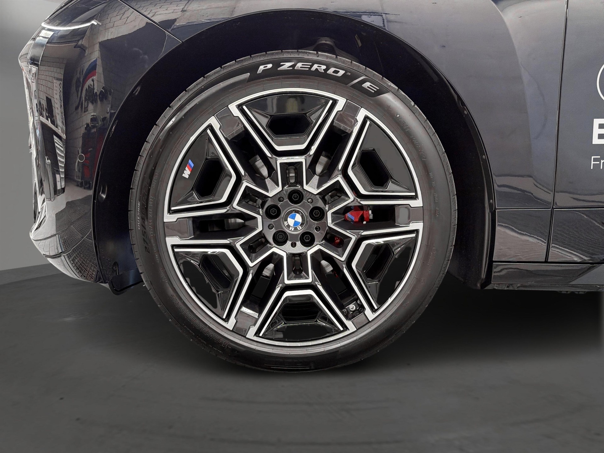 BMW iX xDrive60 M Sport Pro-image-5