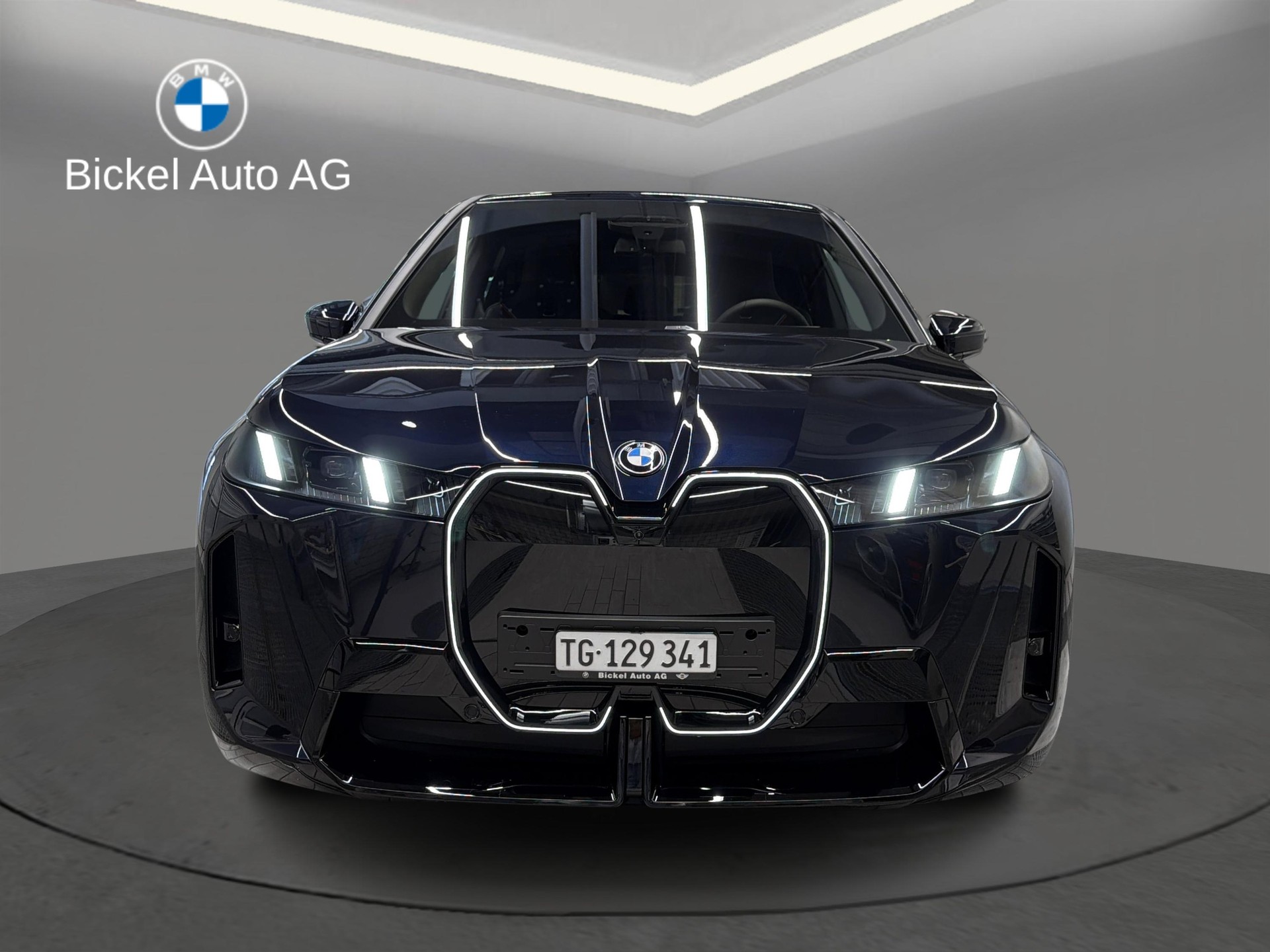 BMW iX xDrive60 M Sport Pro-image-3