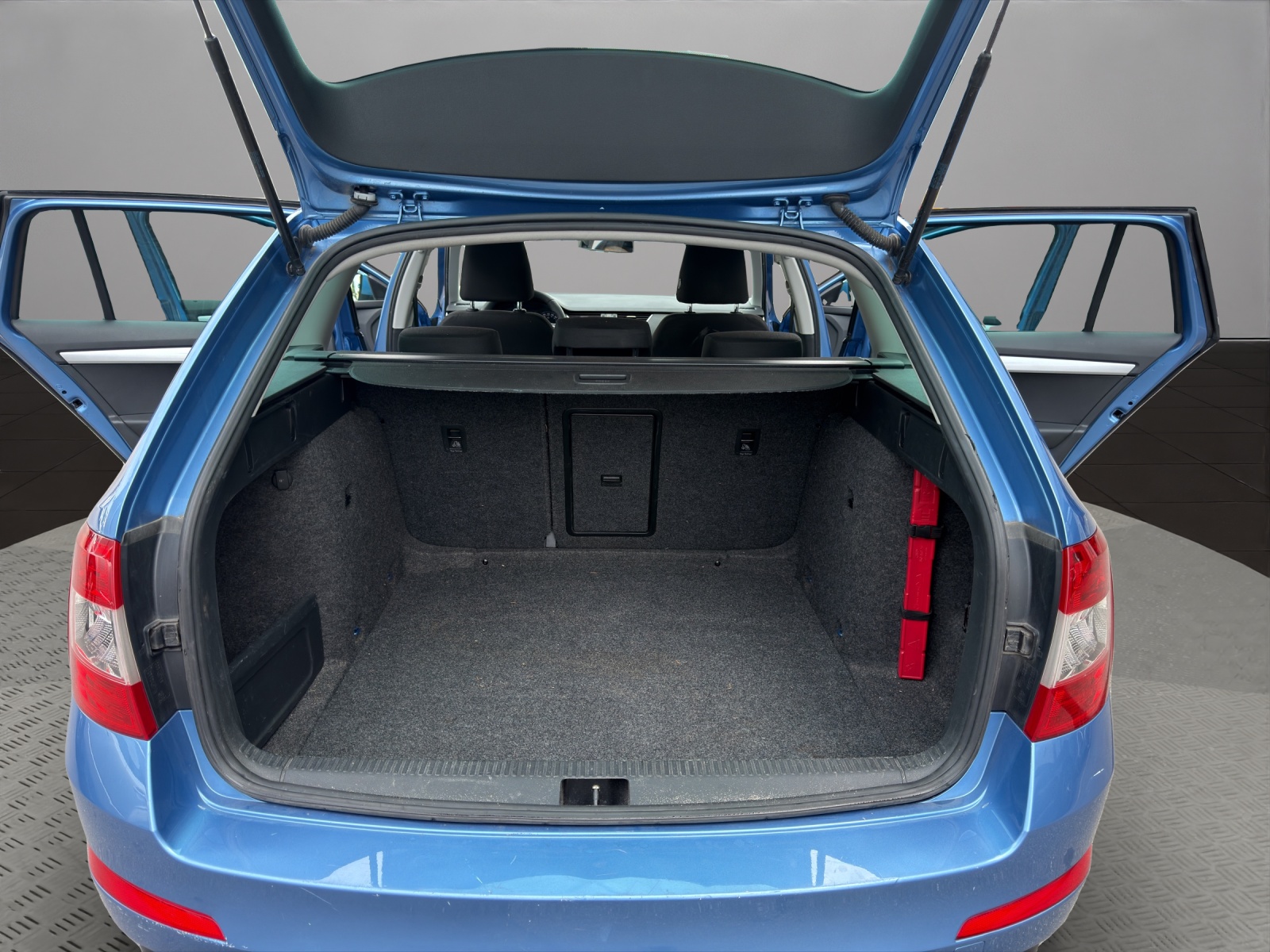 SKODA Octavia Combi 1.4 TSI Ambition-image-18