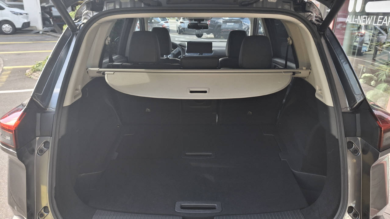 NISSAN X-Trail 1.5 VC-T N-Trek e-4orce-image-6