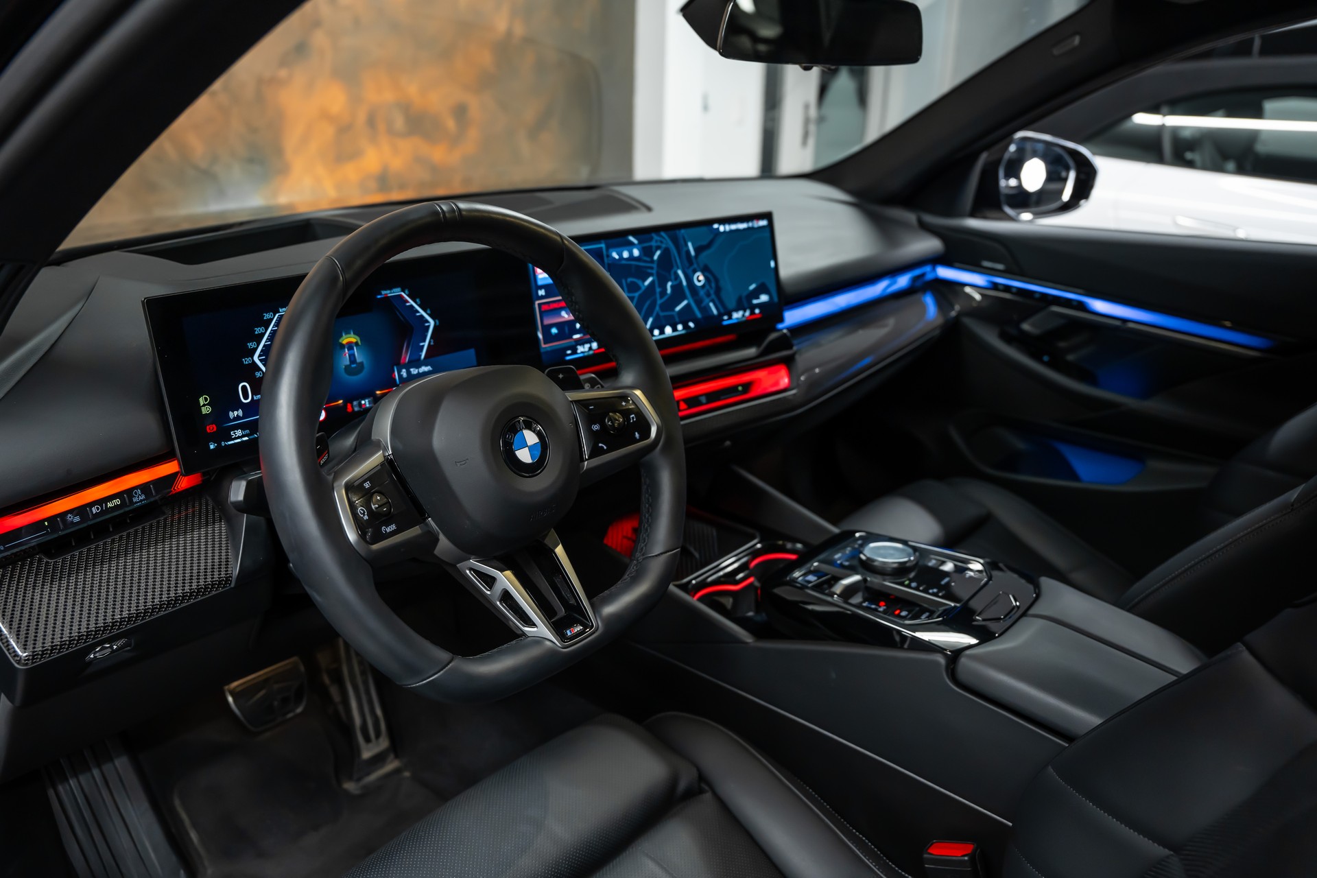 BMW 540d xDrive 48V Touring M Sport Pro Steptronic *Iconic Glow*Panorama*Carbon*AHK*-image-11