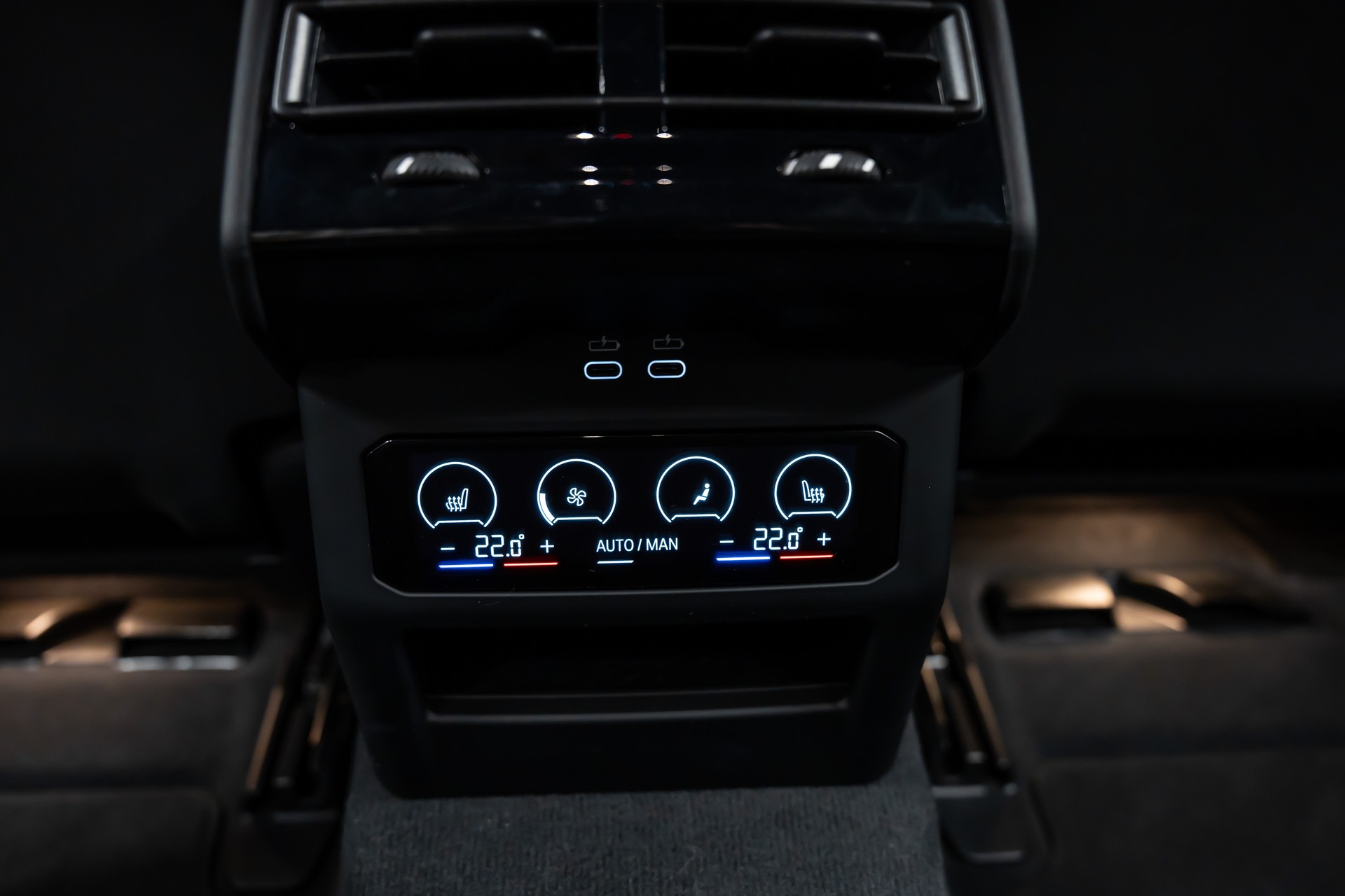 BMW 540d xDrive 48V Touring M Sport Pro Steptronic *Iconic Glow*Panorama*Carbon*AHK*-image-16