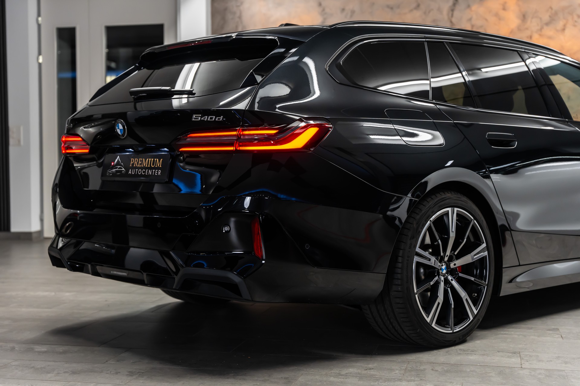 BMW 540d xDrive 48V Touring M Sport Pro Steptronic *Iconic Glow*Panorama*Carbon*AHK*-image-7