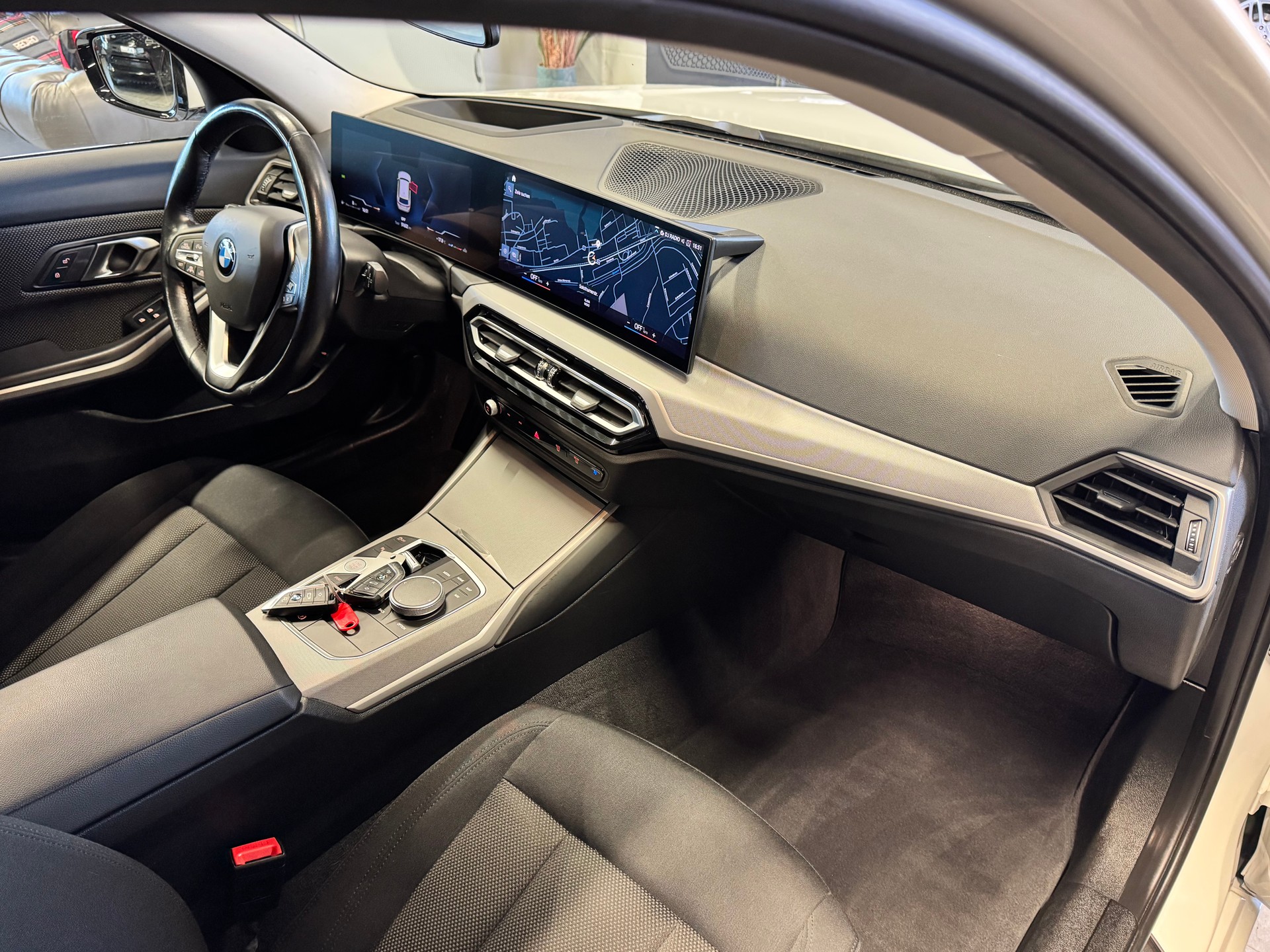 BMW 320d xDrive 48V Touring Steptronic *BMW LIVE COCKPIT*ANHÄNGERKUPPLUNG*-image-10