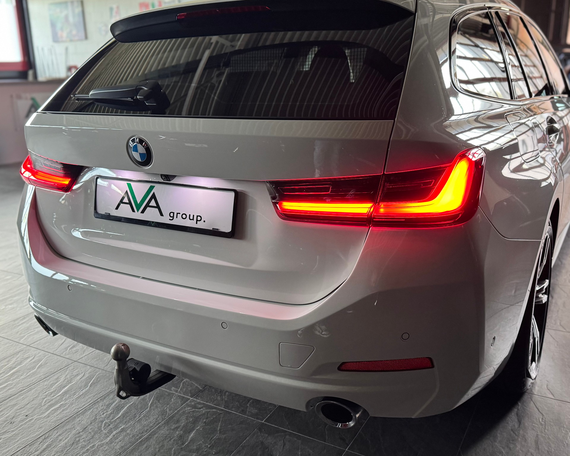 BMW 320d xDrive 48V Touring Steptronic *BMW LIVE COCKPIT*ANHÄNGERKUPPLUNG*-image-8