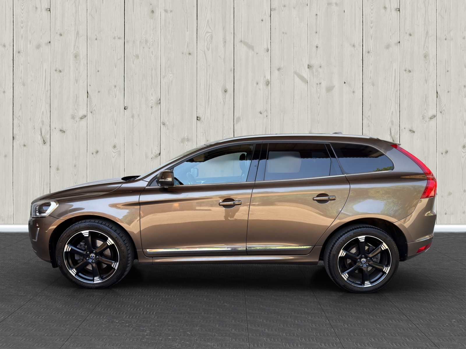 VOLVO XC60 D5 AWD Momentum Geartronic-image-3