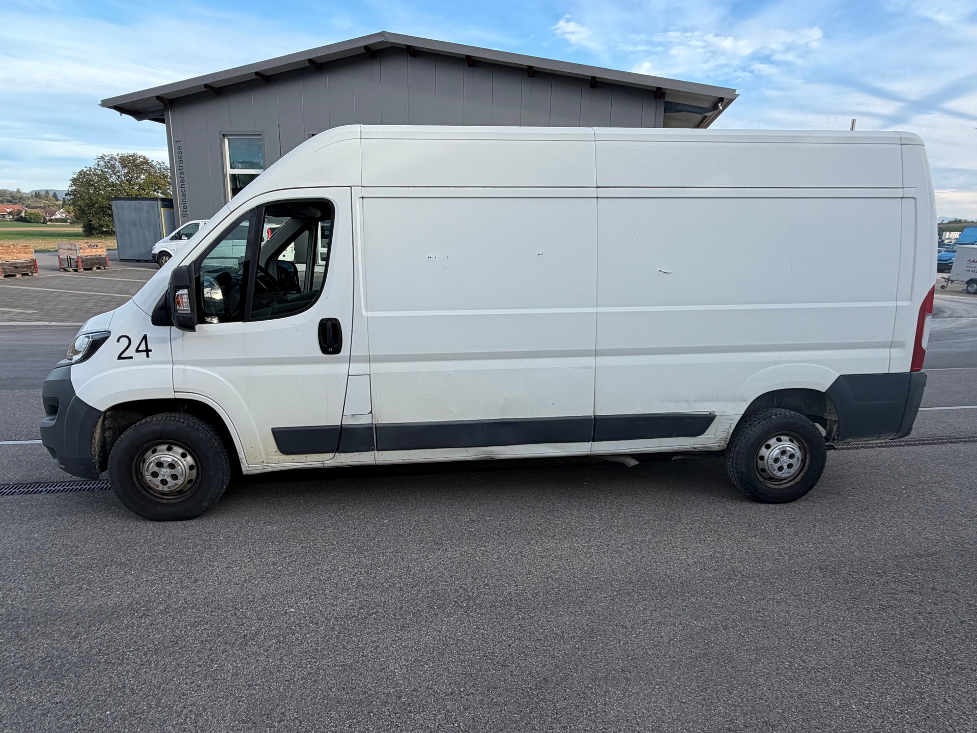 PEUGEOT BOXER-image-1