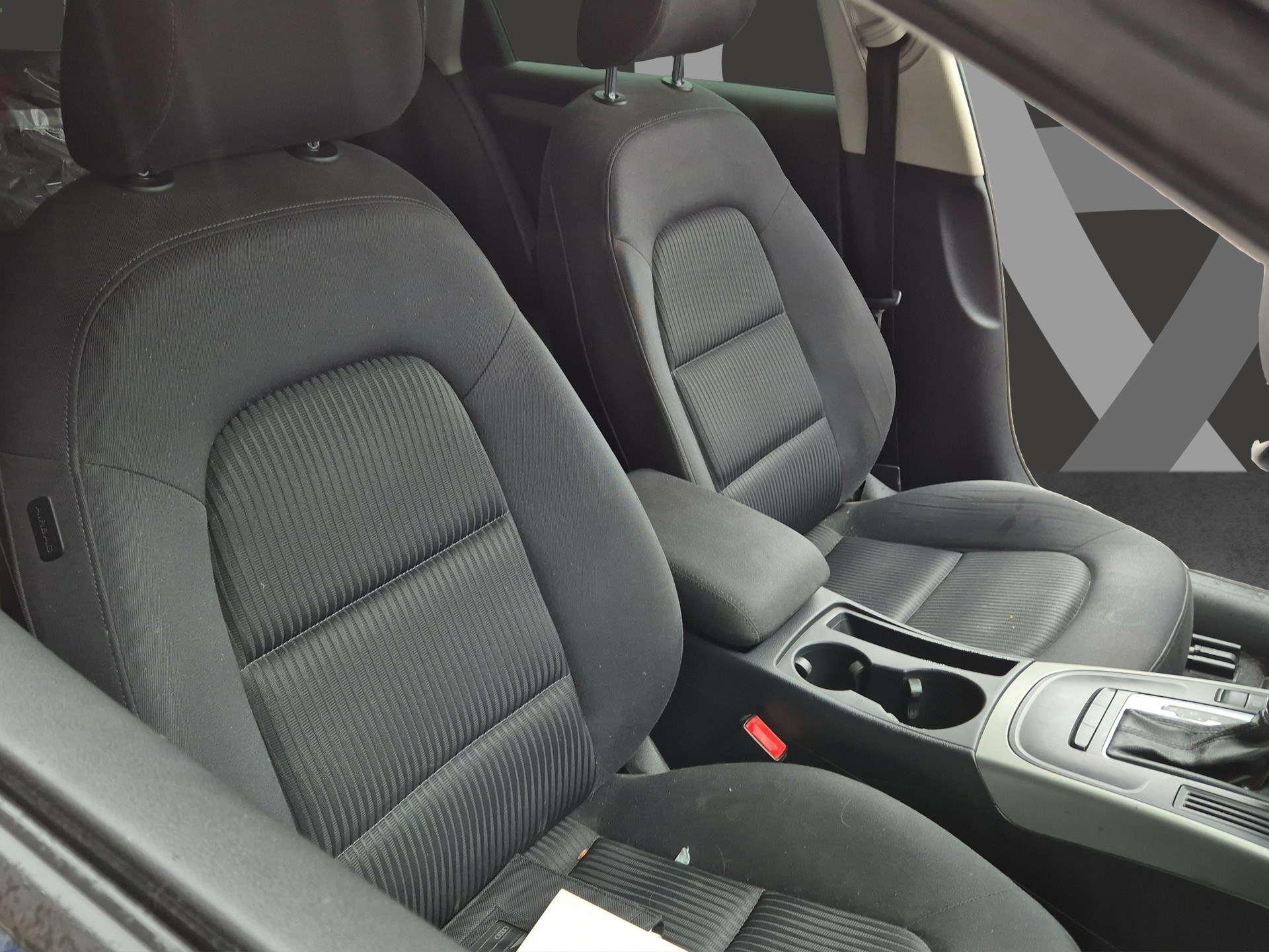 AUDI A4 Limousine 3.2 FSI quattro tiptronic-image-11