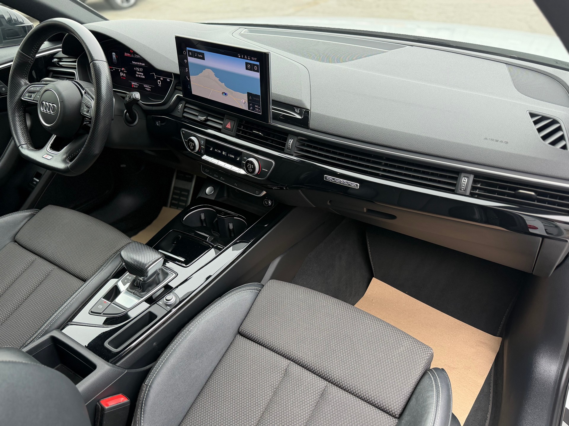 AUDI A4 Avant 40 TDI S line quattro S-tronic-image-16