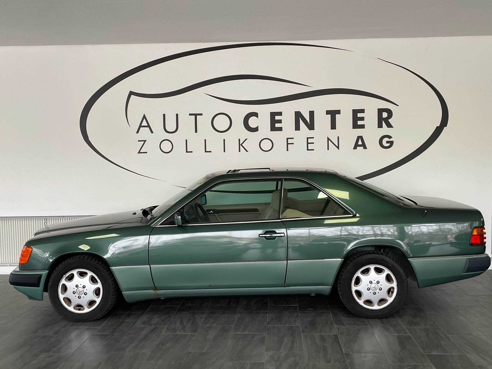 MERCEDES-BENZ 230 CE-image-6