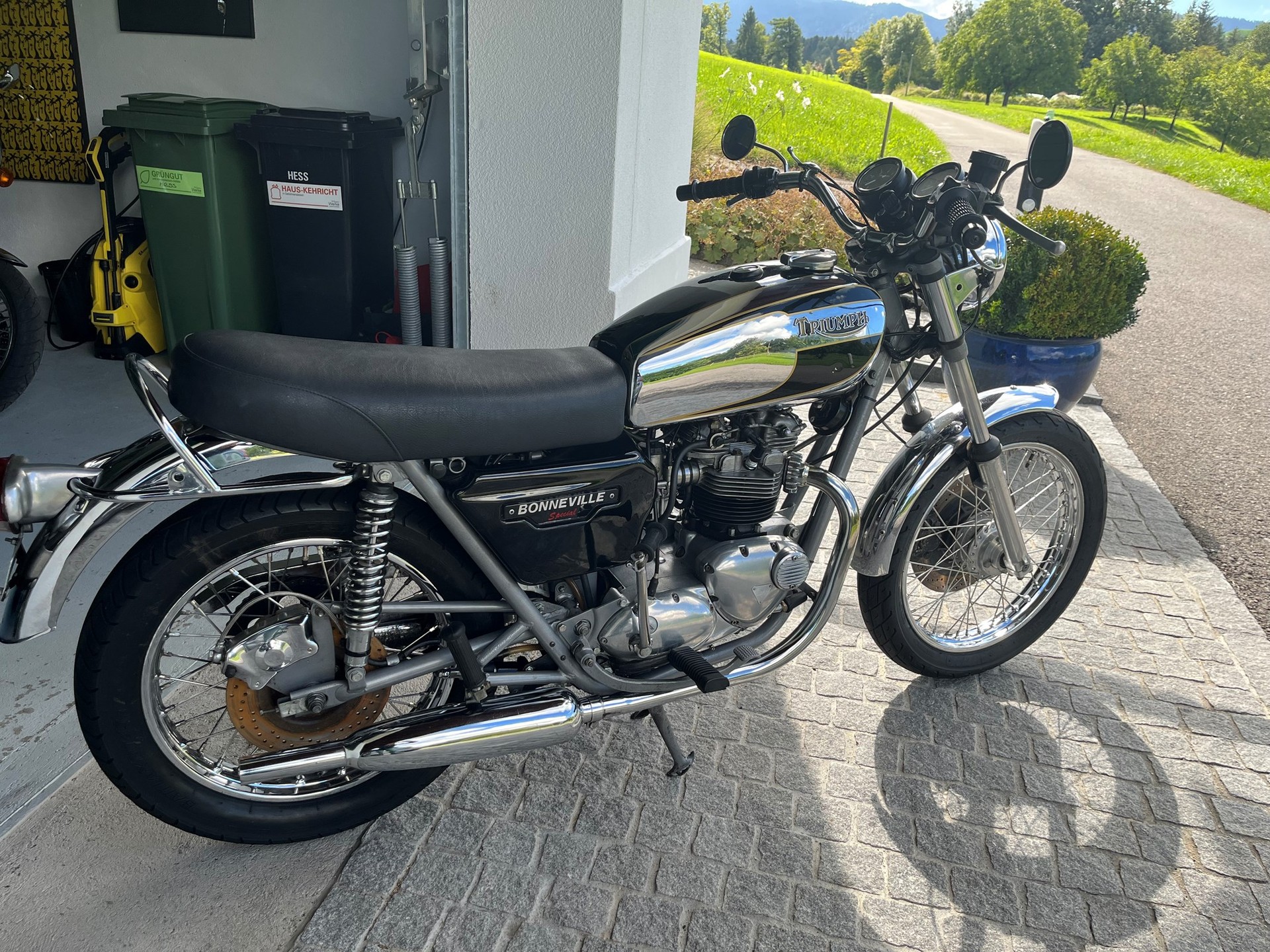 TRIUMPH Bonneville T140 D special-image-6