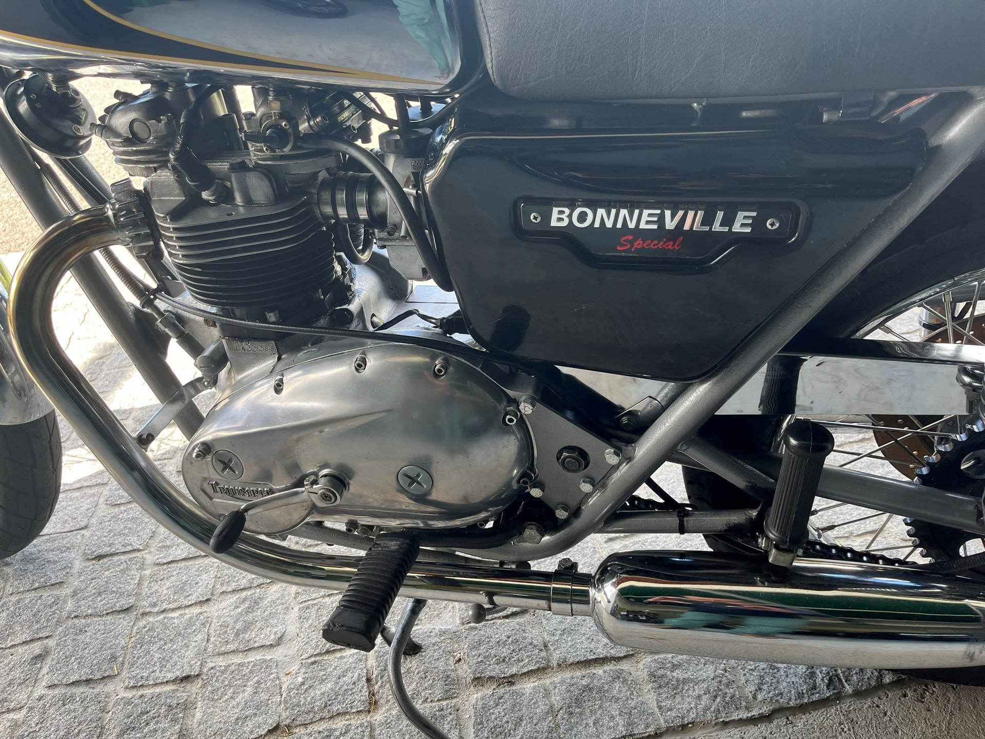 TRIUMPH Bonneville T140 D special-image-7
