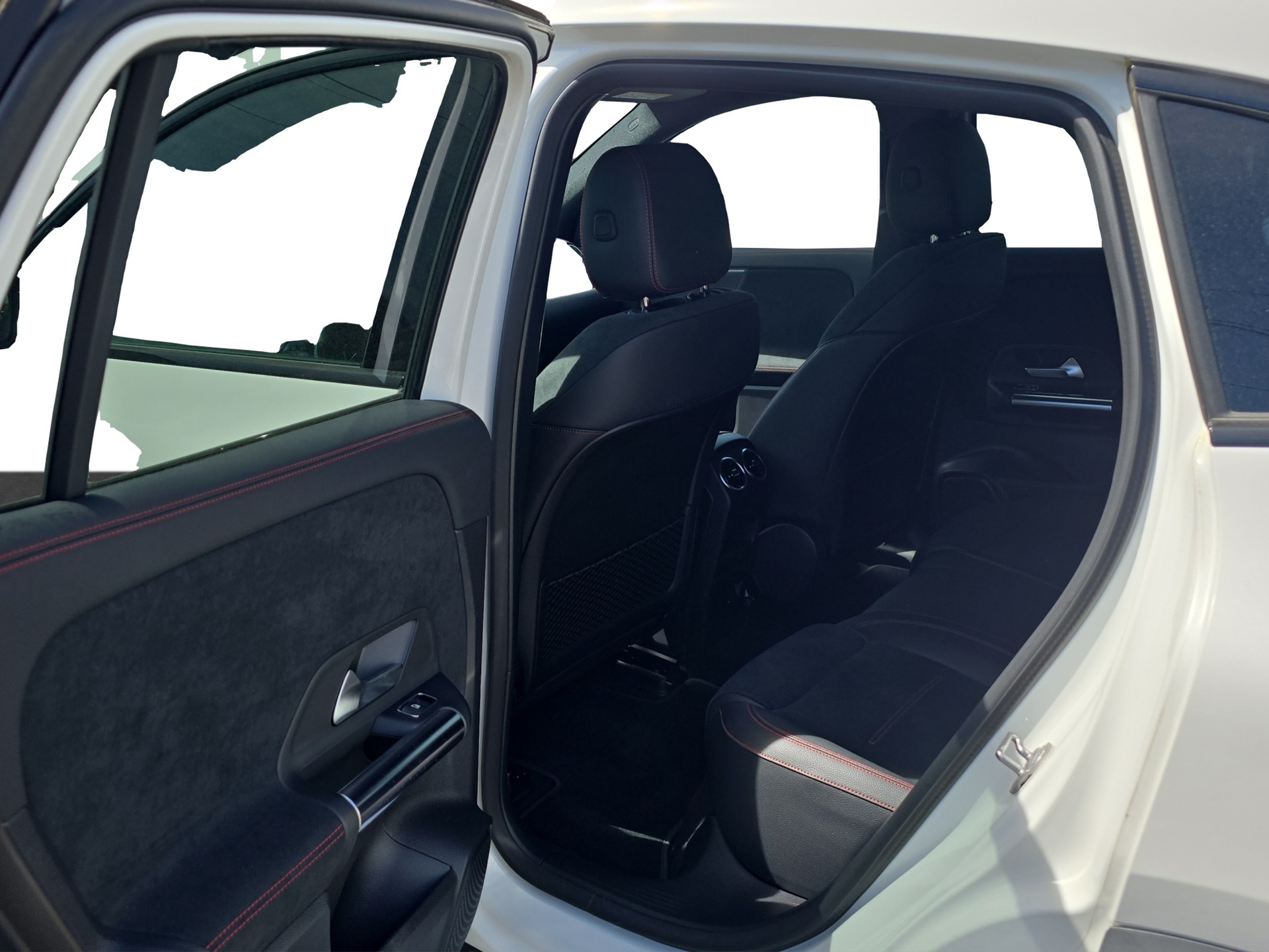 MERCEDES-BENZ EQA 350 4Matic AMG-Line-image-8