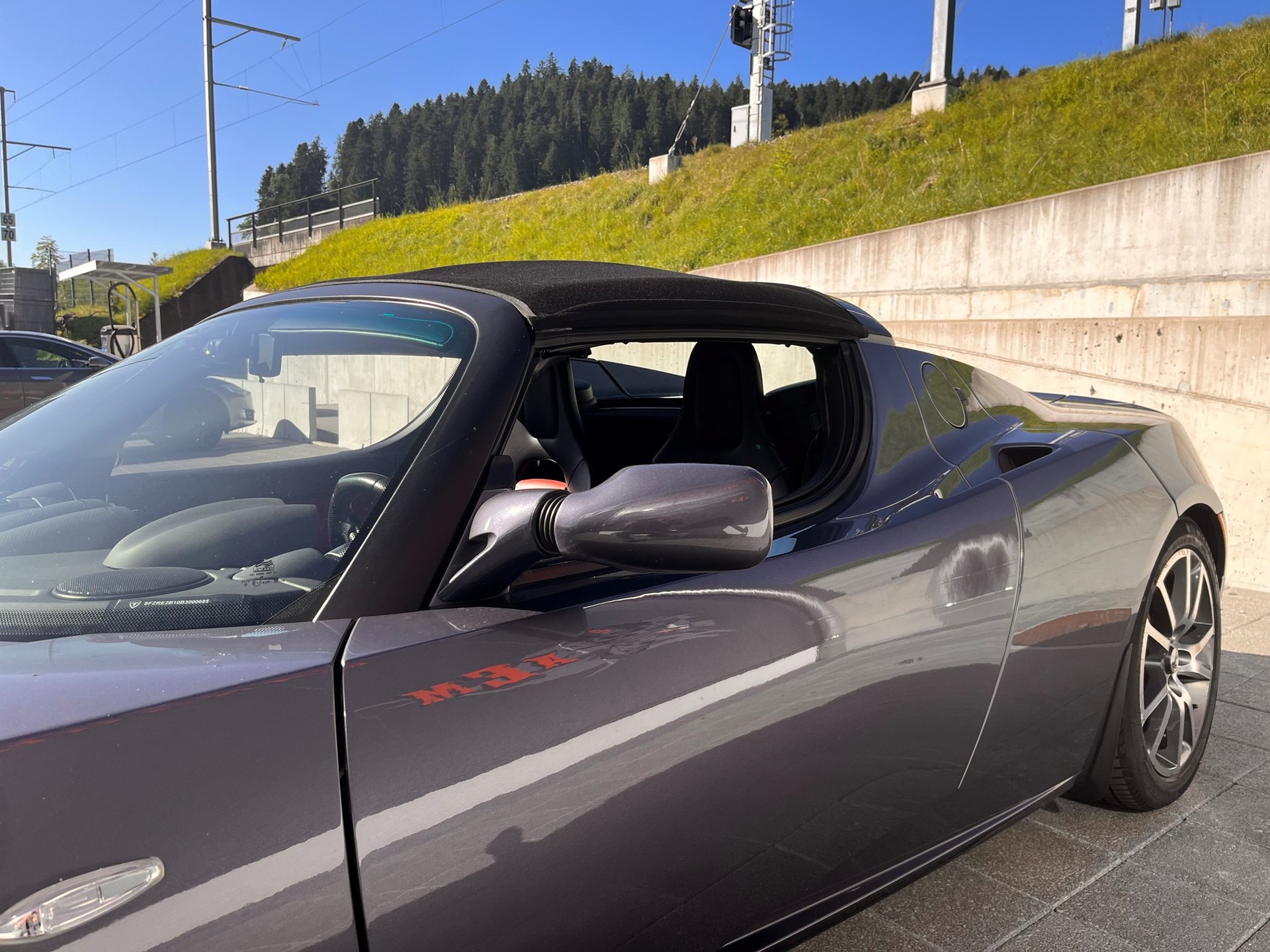 TESLA Roadster-image-13