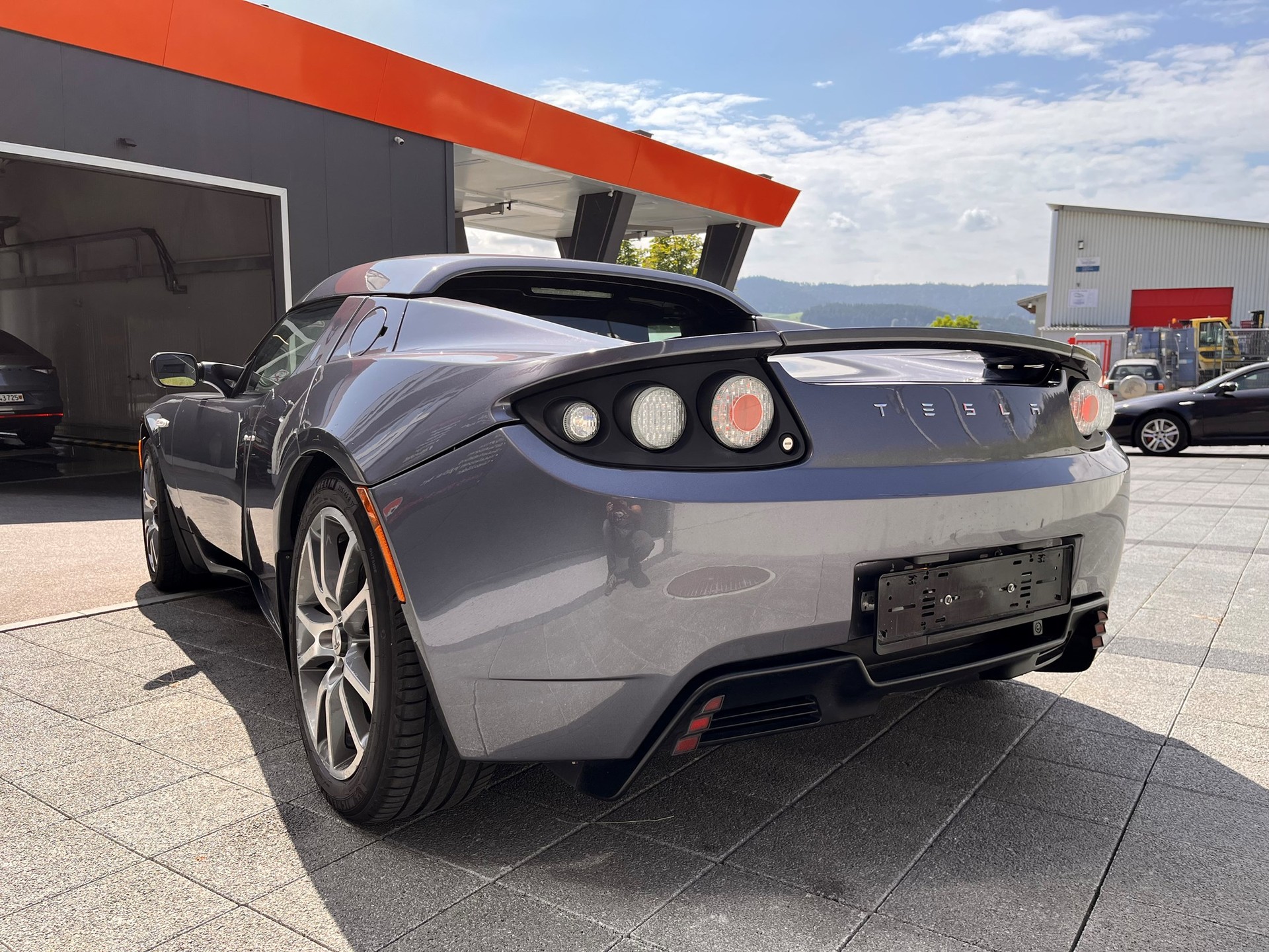 TESLA Roadster-image-7