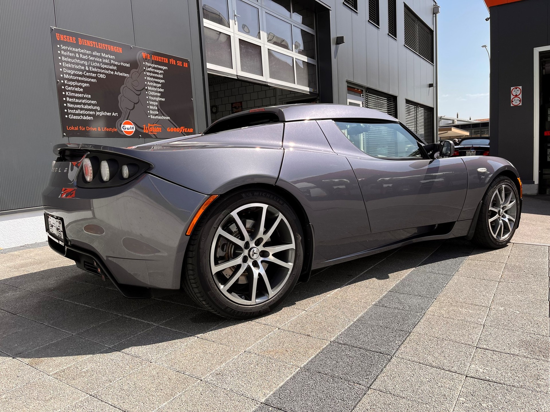 TESLA Roadster-image-8