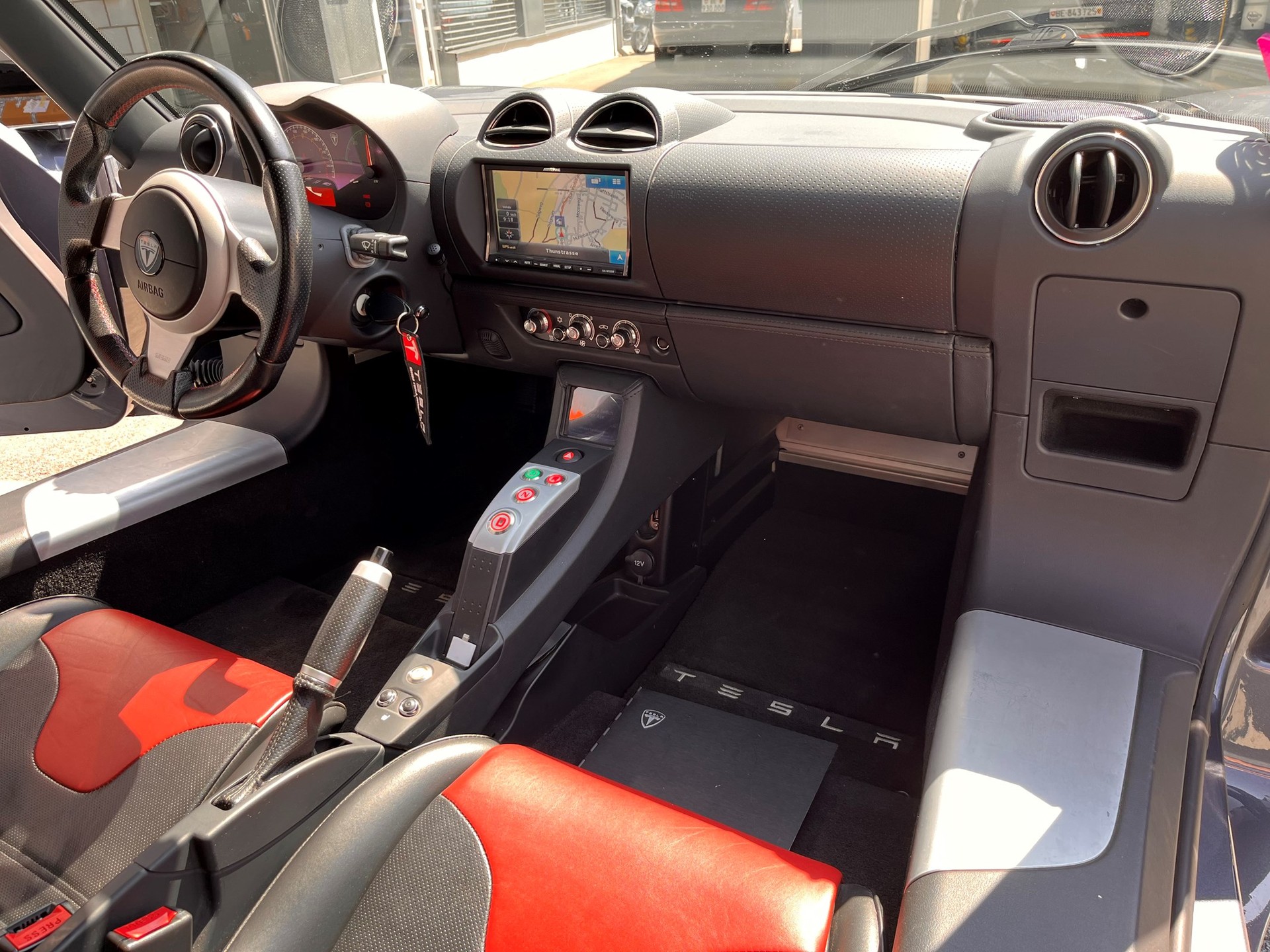 TESLA Roadster-image-9