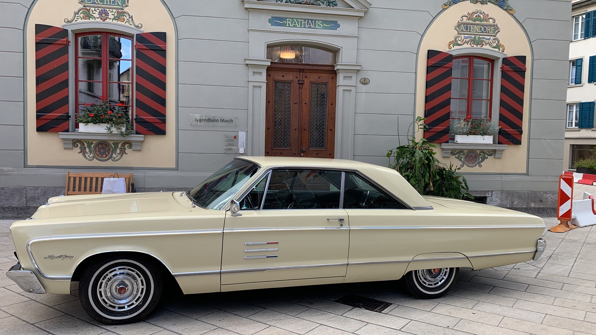 PLYMOUTH Sport Fury-image-0