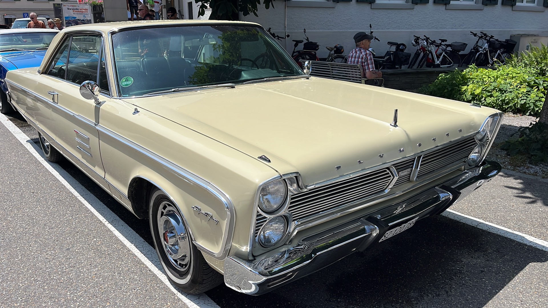PLYMOUTH Sport Fury-image-13