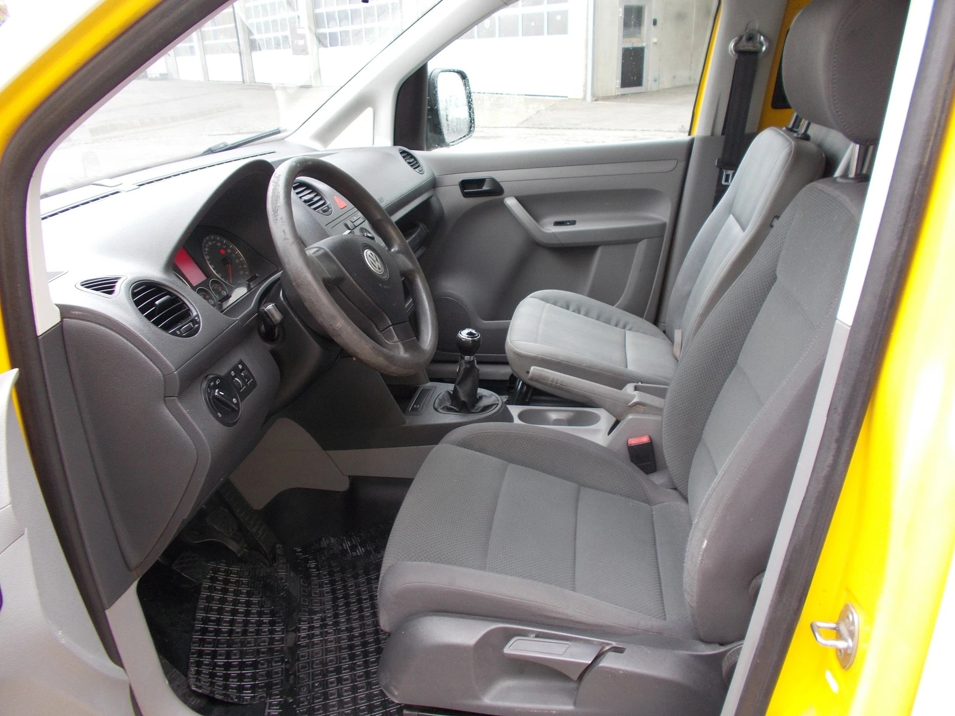 VW Caddy 1.9TDI PD 4Motion-image-5