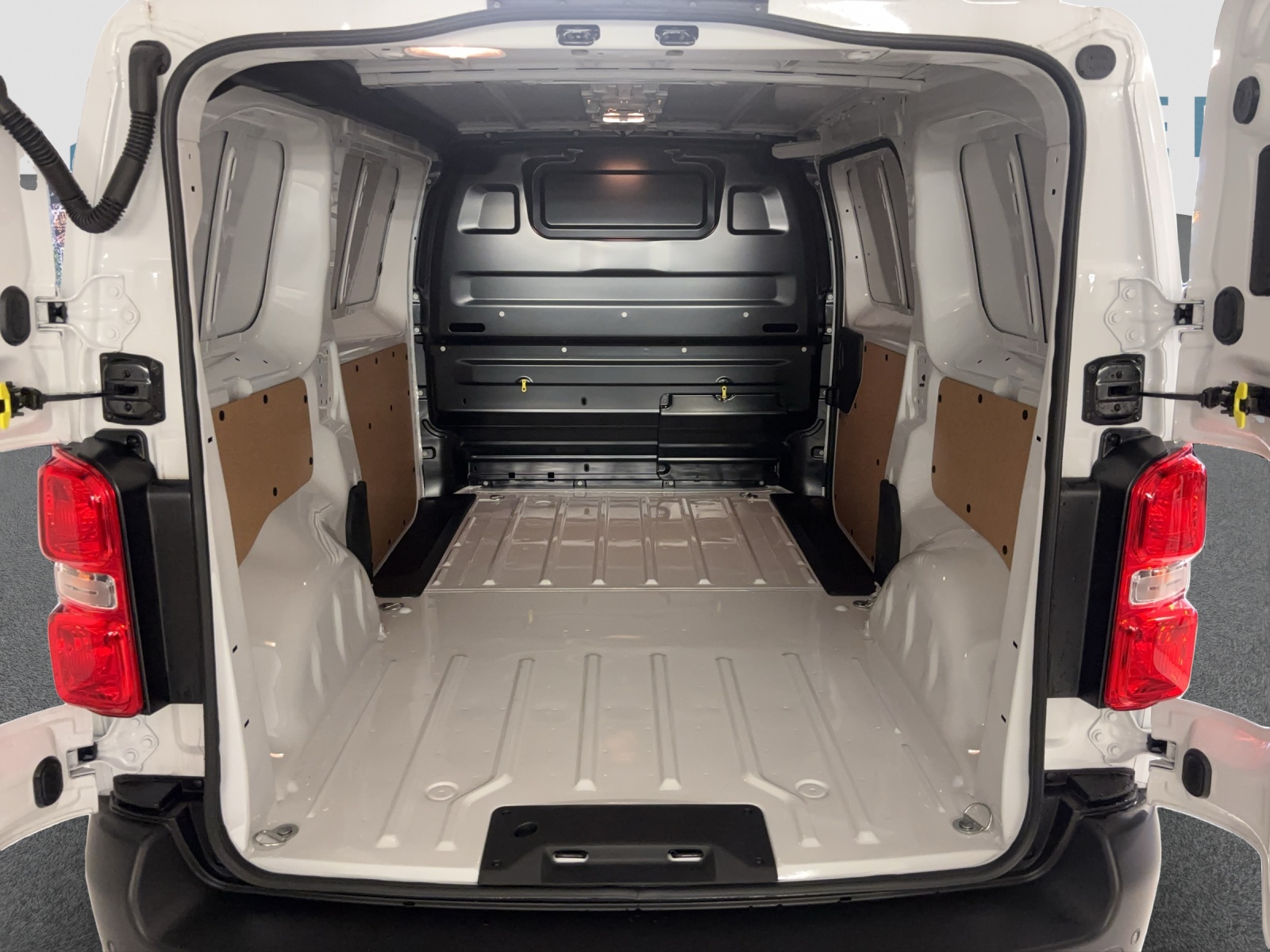 FIAT E-SCUDO fourg. L2 50 kWh-image-6