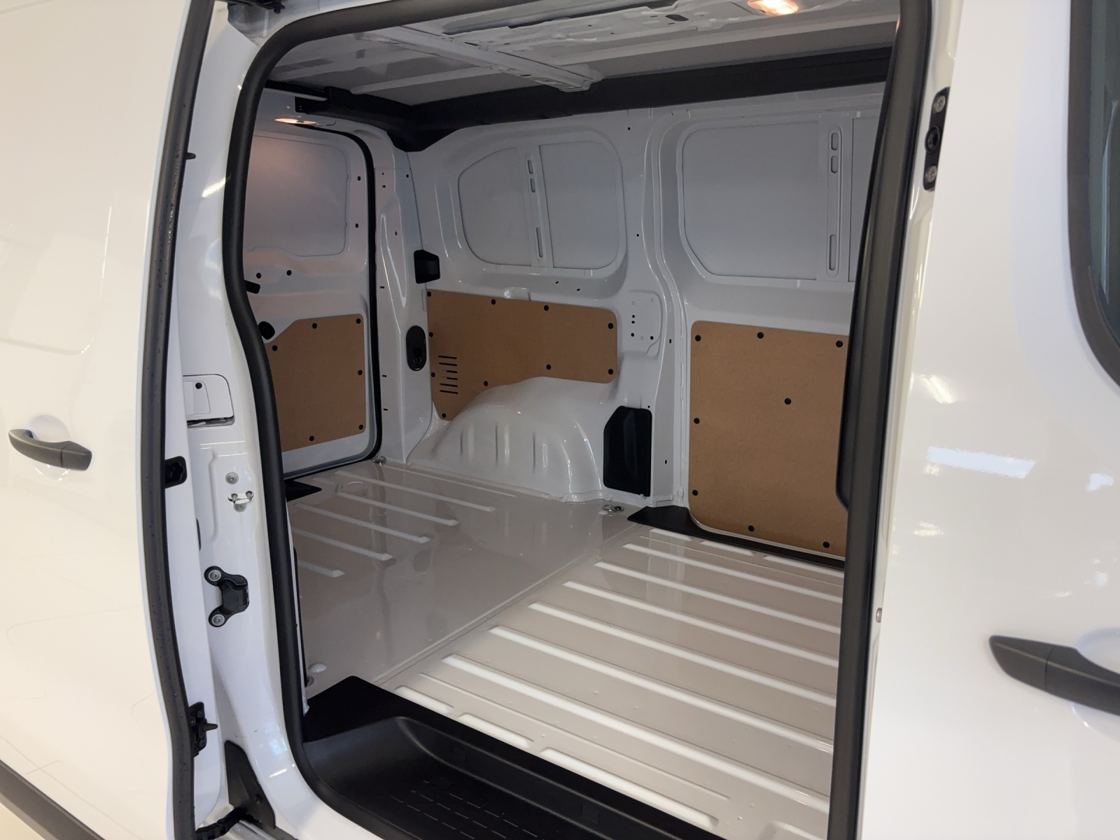 FIAT E-SCUDO fourg. L2 50 kWh-image-8