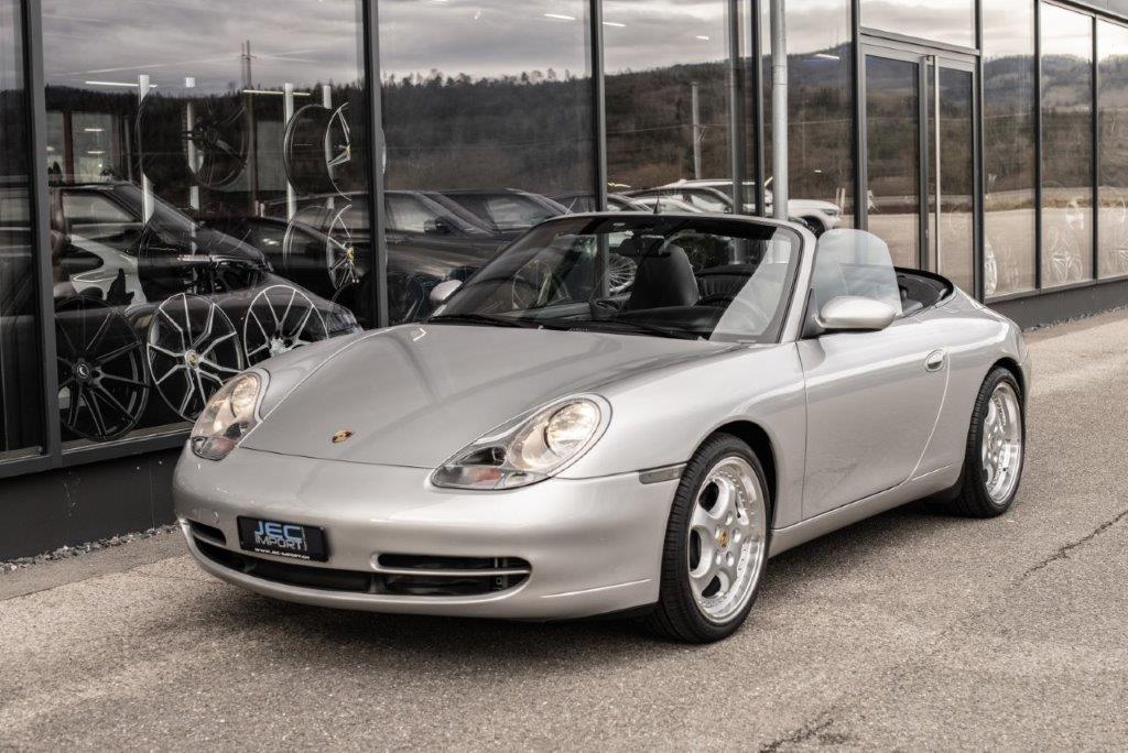 PORSCHE 911 Carrera 4 Cabrio-image-16