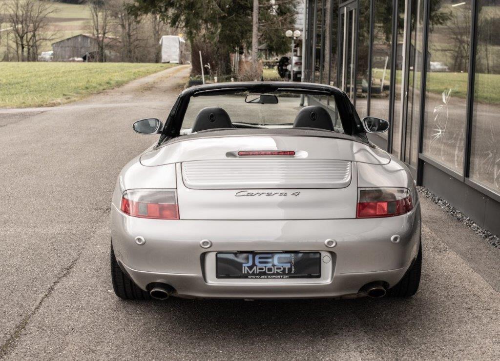 PORSCHE 911 Carrera 4 Cabrio-image-19